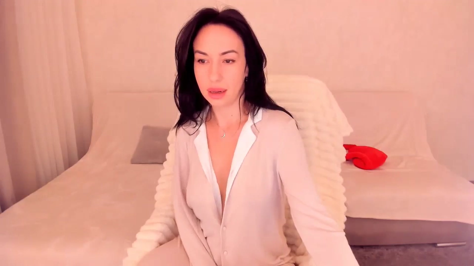 Gallery image thumbnail from Annalils's myfreecams stream on, 10/19/2023, 06:20 image 19 of 20