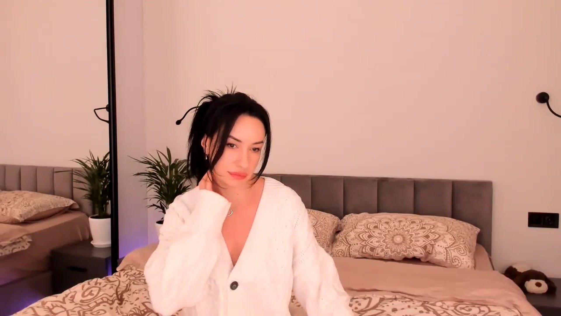 Gallery image thumbnail from Annalils's myfreecams stream on, 11/25/2023, 08:26 image 7 of 20