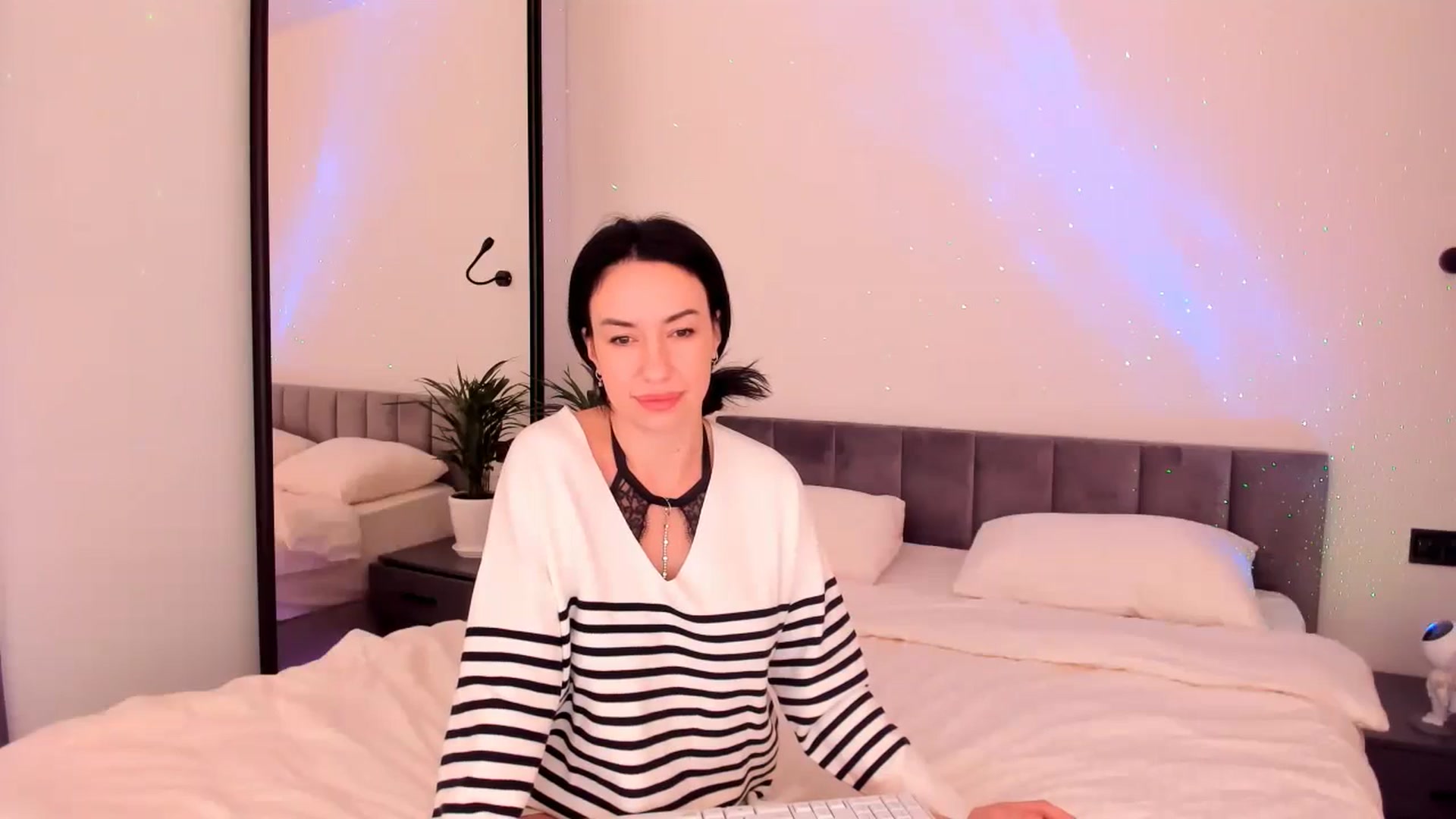 Gallery image thumbnail from Annalils's myfreecams stream on, 11/30/2023, 07:12 image 5 of 20