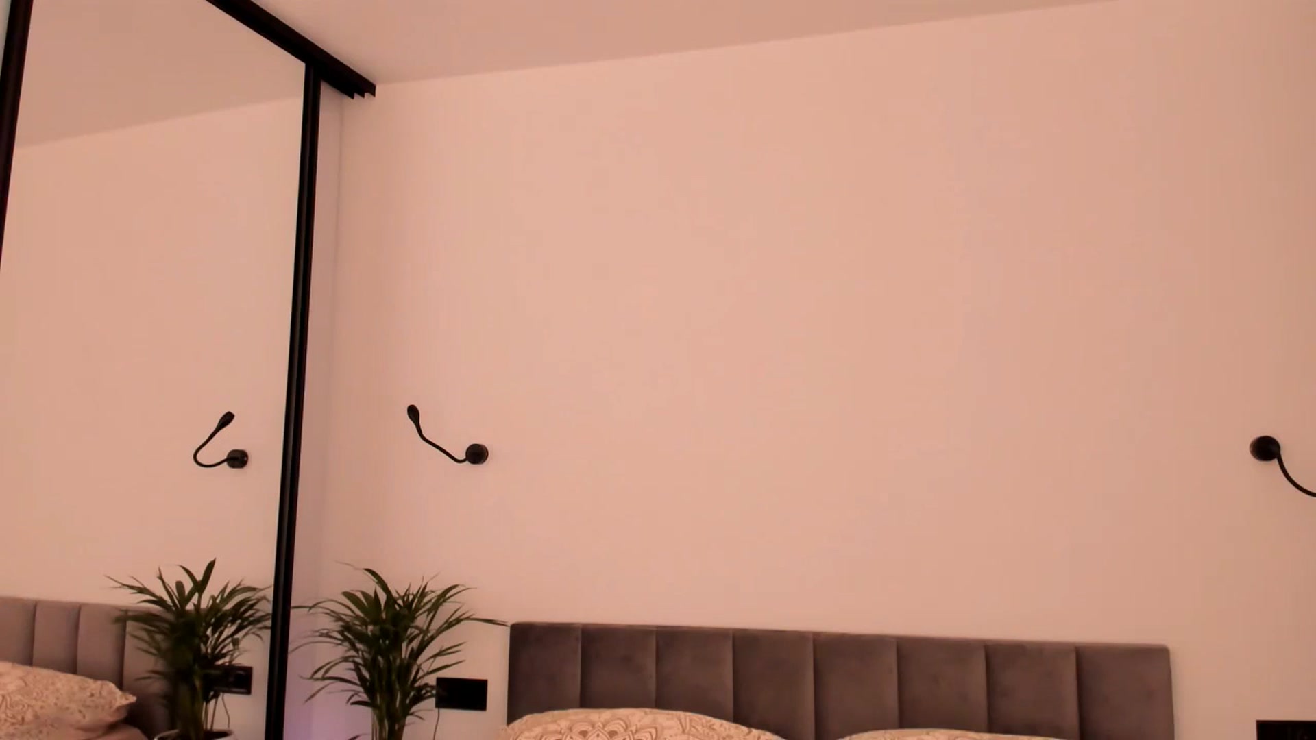 Gallery image thumbnail from Annalils's myfreecams stream on, 12/04/2023, 06:37 image 20 of 20