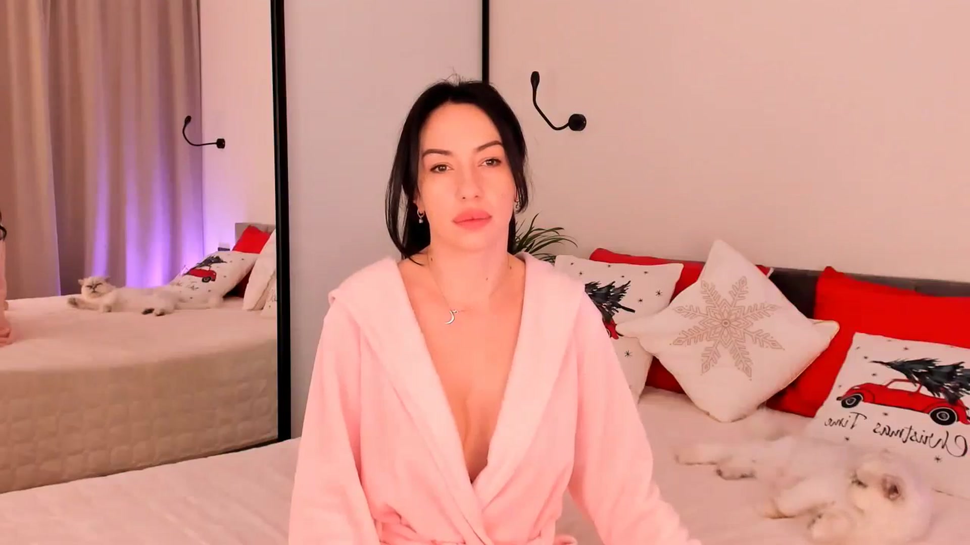 Gallery image thumbnail from Annalils's myfreecams stream on, 12/18/2023, 07:52 image 4 of 20