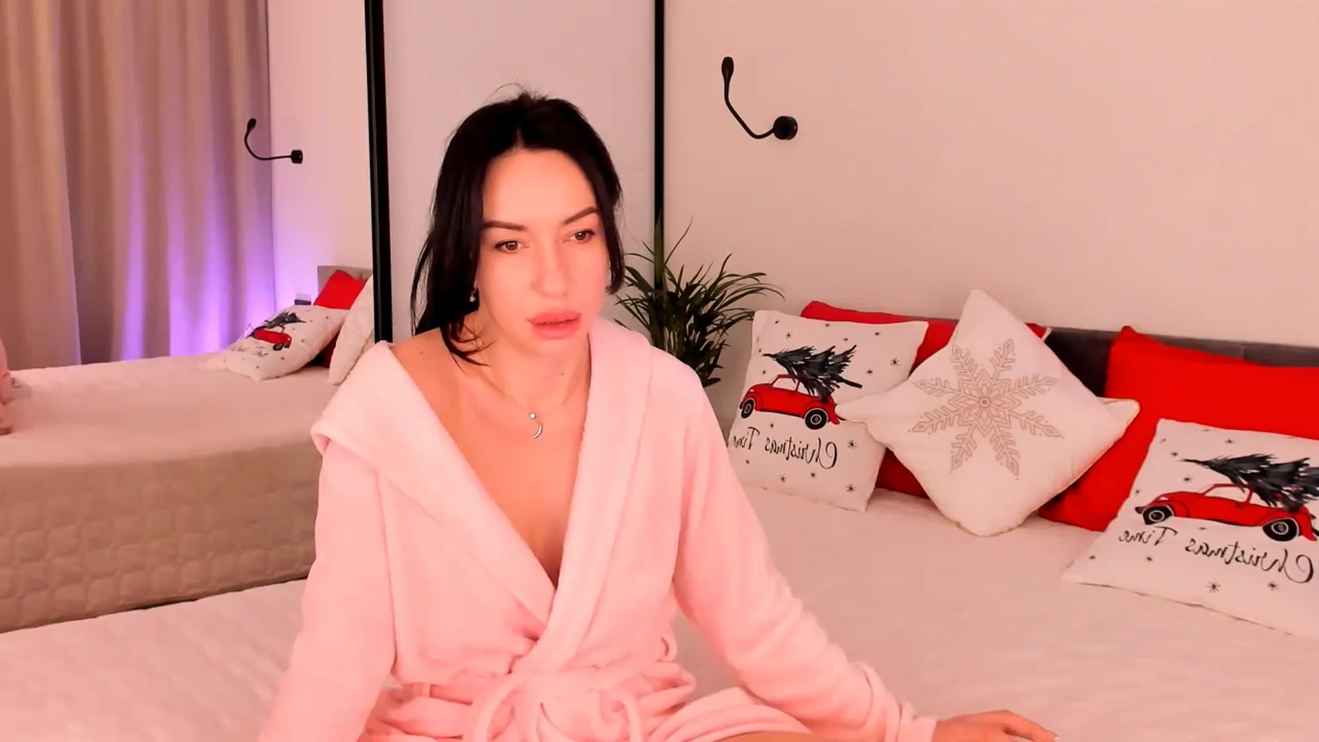 Gallery image thumbnail from Annalils's myfreecams stream on, 12/18/2023, 07:52 image 18 of 20