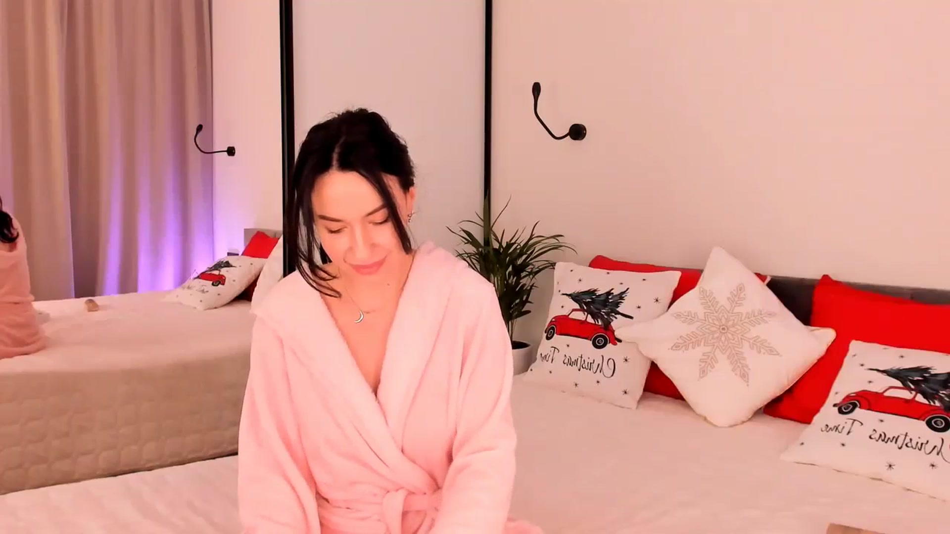 Gallery image thumbnail from Annalils's myfreecams stream on, 12/18/2023, 07:52 image 2 of 20
