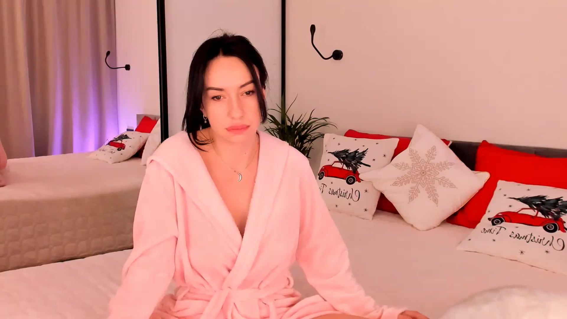 Gallery image thumbnail from Annalils's myfreecams stream on, 12/18/2023, 07:52 image 17 of 20