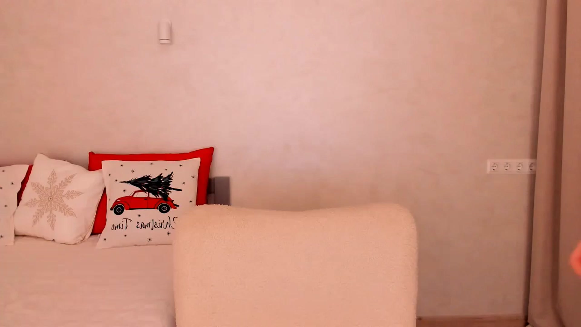 Gallery image thumbnail from Annalils's myfreecams stream on, 12/23/2023, 06:43 image 7 of 20