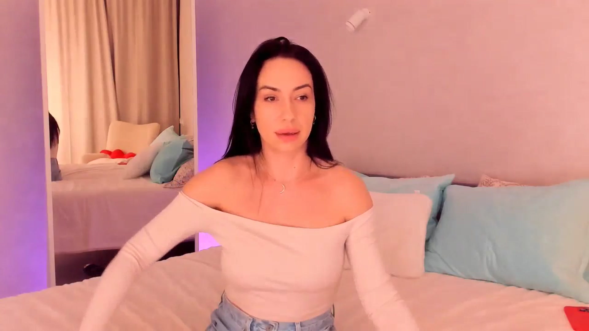 Gallery image thumbnail from Annalils's myfreecams stream on, 02/12/2024, 17:10 image 5 of 20
