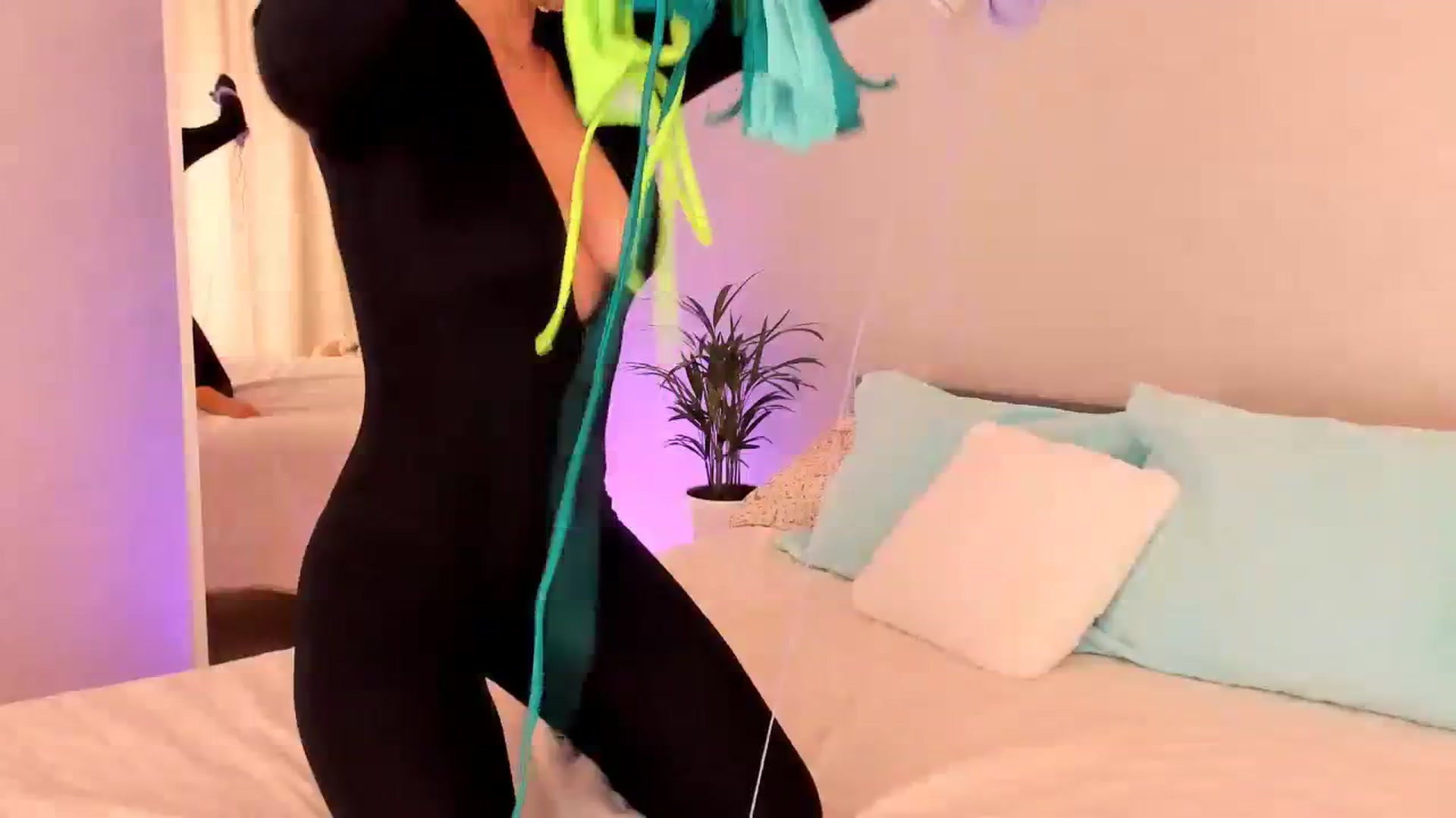 Gallery image thumbnail from Annalils's myfreecams stream on, 02/17/2024, 14:47 image 3 of 20