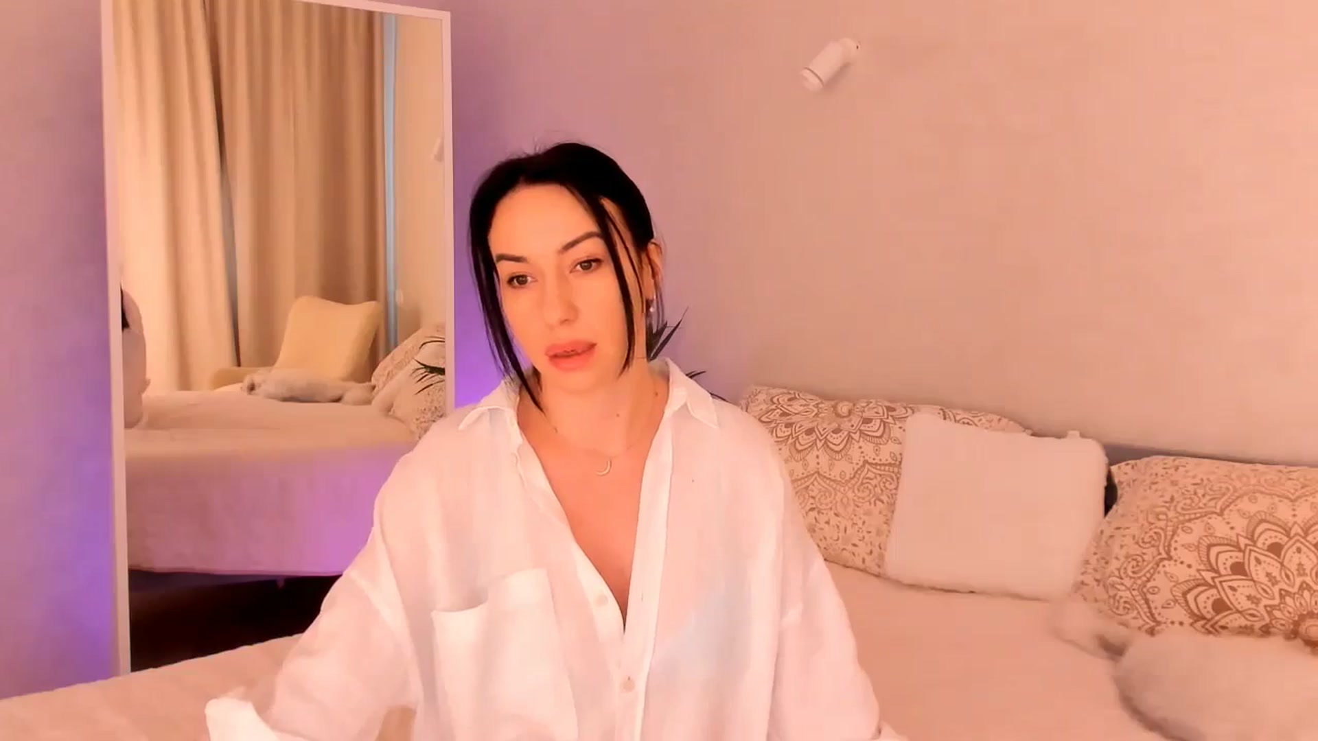 Gallery image thumbnail from Annalils's myfreecams stream on, 03/03/2024, 10:30 image 2 of 20