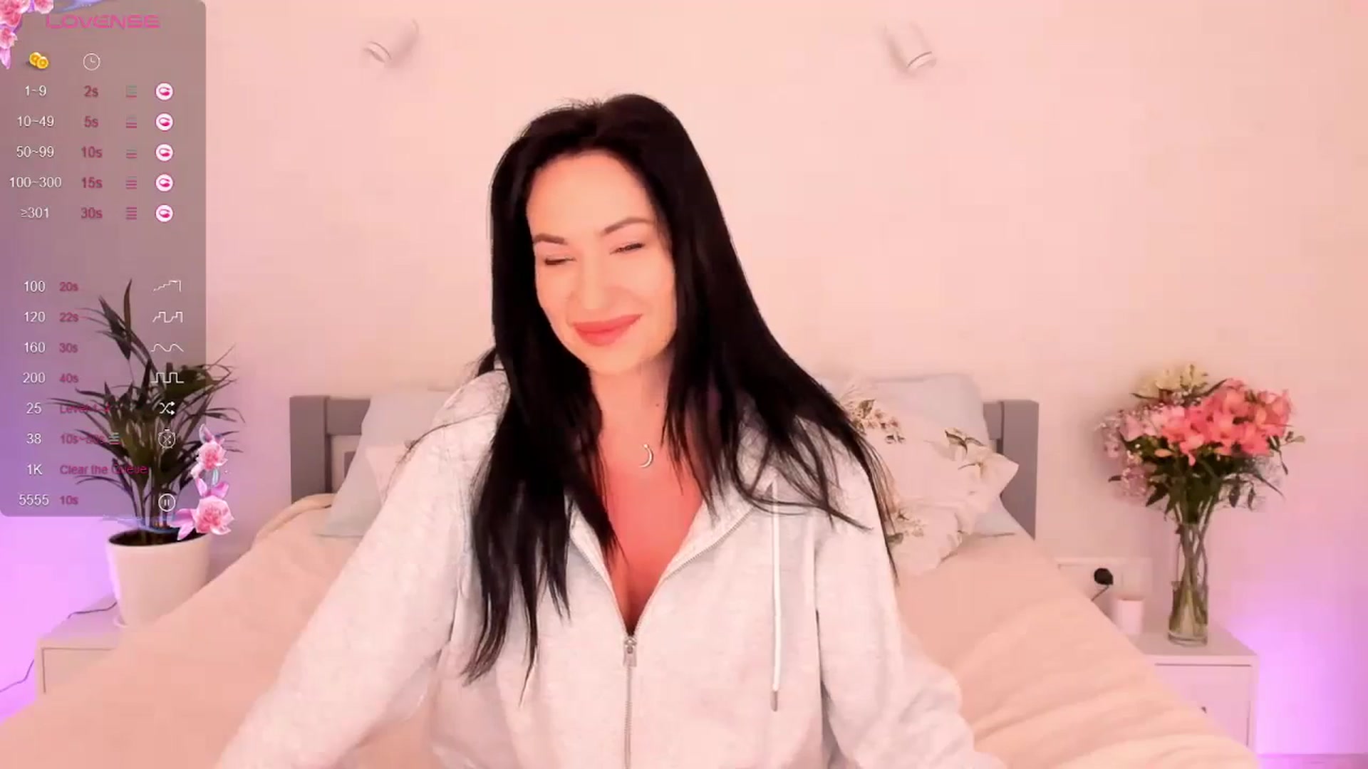 Gallery image thumbnail from Annalils's myfreecams stream on, 04/15/2024, 06:45 image 8 of 20