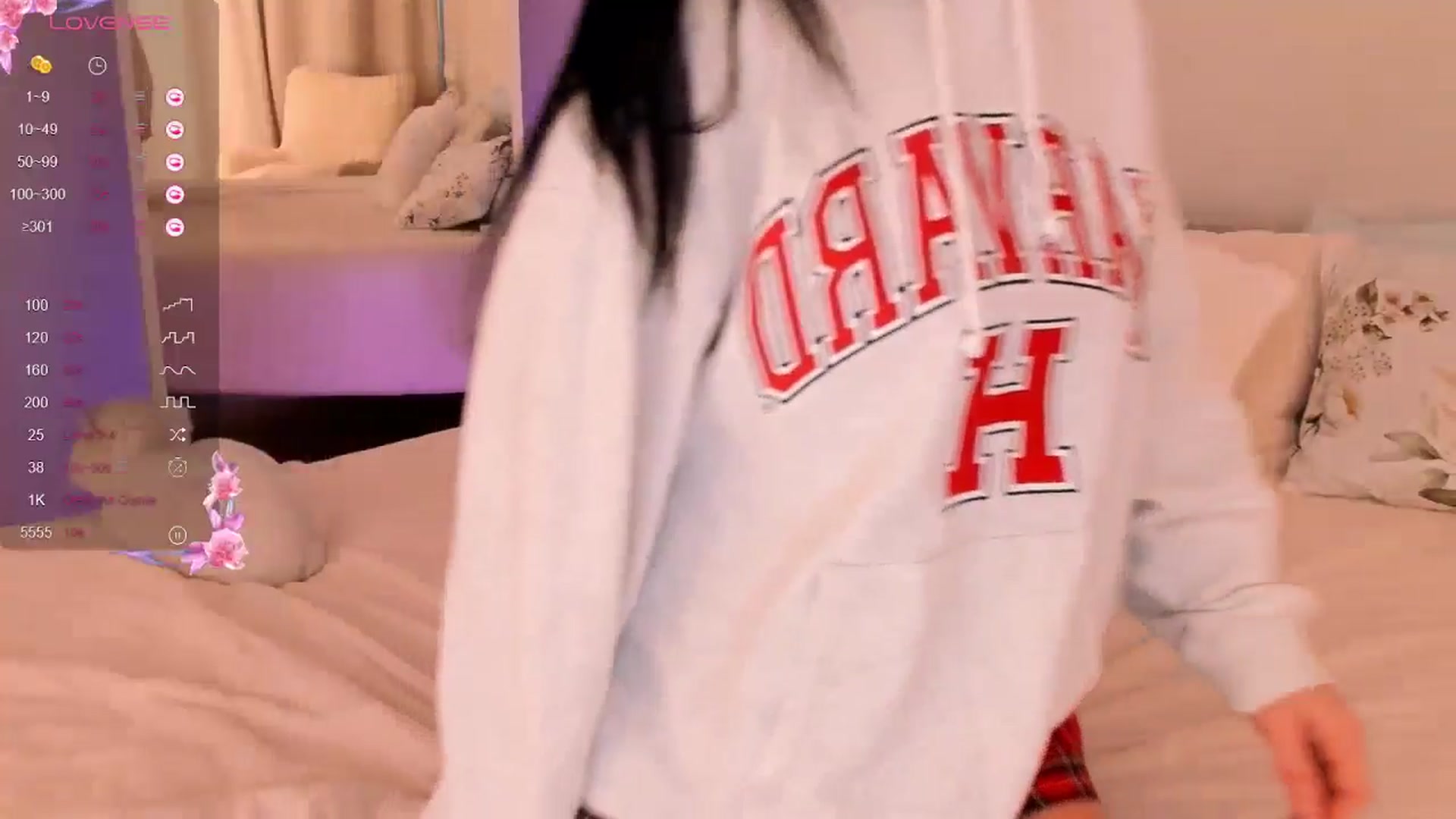 Gallery image thumbnail from Annalils's myfreecams stream on, 04/26/2024, 06:10 image 12 of 20