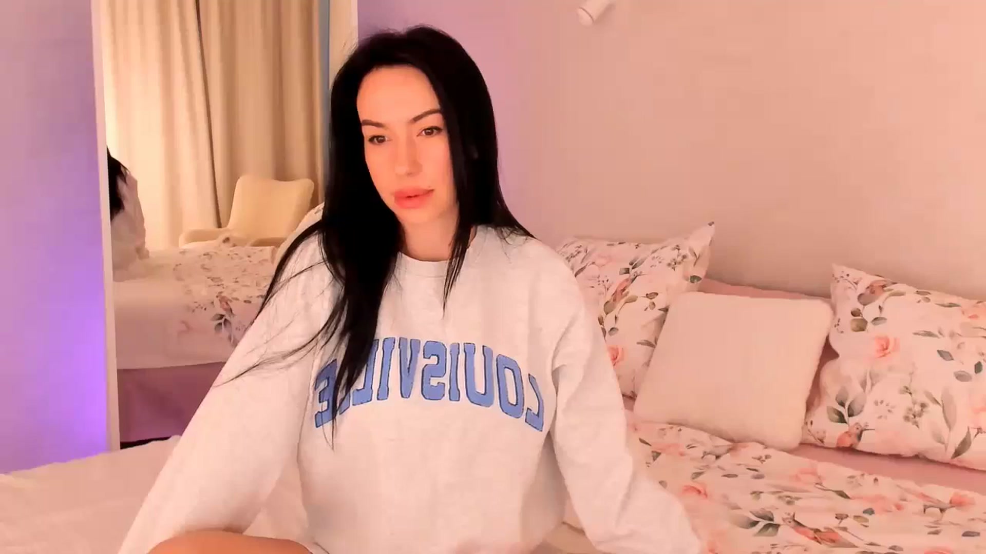 Gallery image thumbnail from Annalils's myfreecams stream on, 05/03/2024, 05:37 image 7 of 20