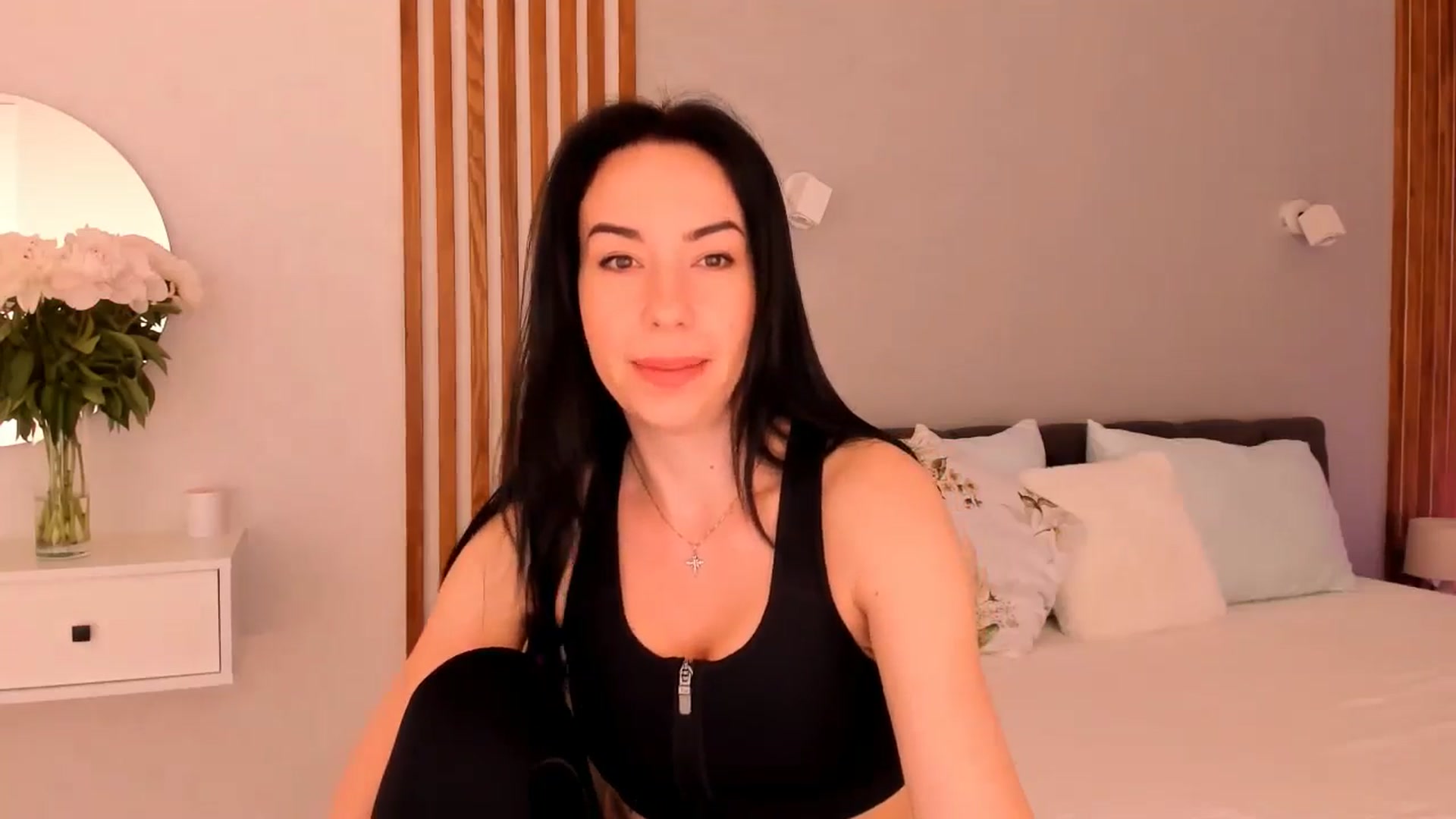Gallery image thumbnail from Annalils's myfreecams stream on, 05/20/2024, 05:06 image 10 of 20