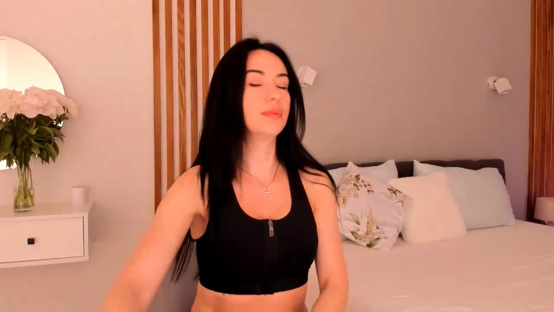 Gallery image thumbnail from Annalils's myfreecams stream on, 05/20/2024, 05:06 image 5 of 20