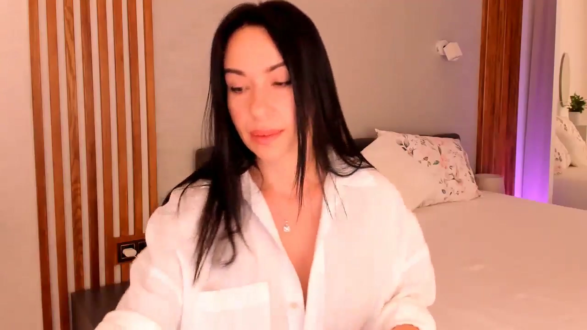 Gallery image thumbnail from Annalils's myfreecams stream on, 06/08/2024, 05:07 image 3 of 20