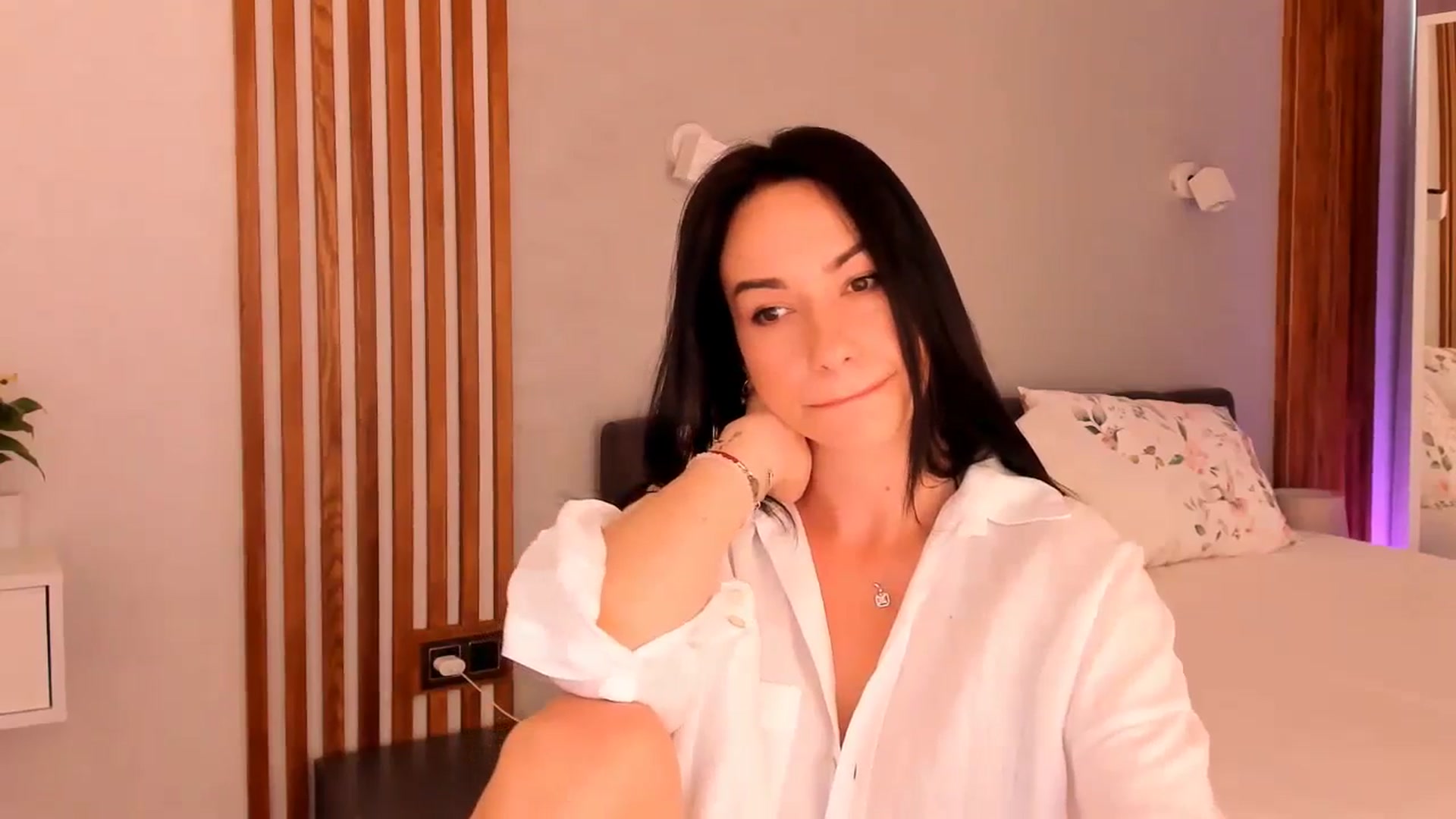 Gallery image thumbnail from Annalils's myfreecams stream on, 06/08/2024, 05:34 image 16 of 20