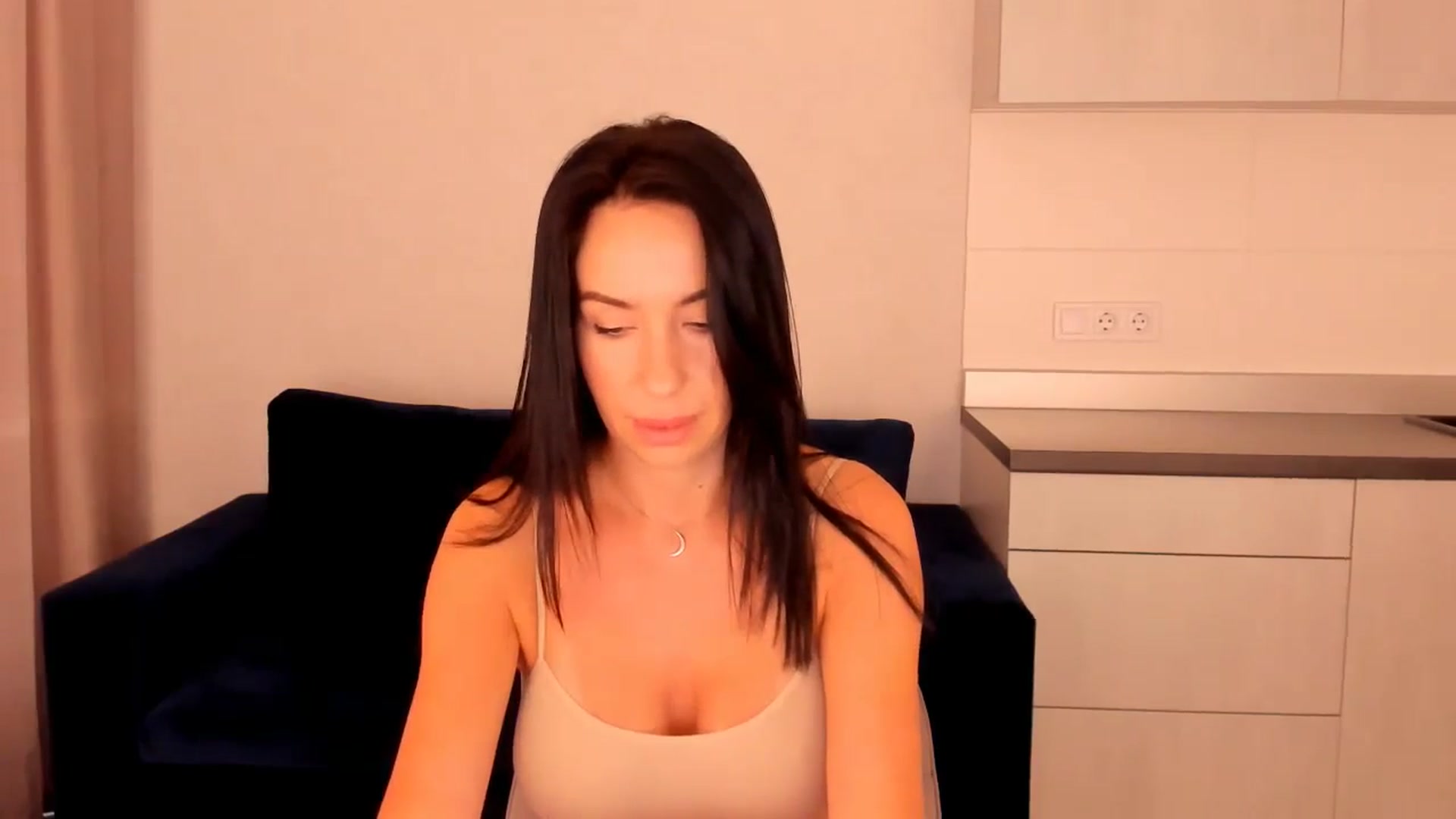 Gallery image thumbnail from Annalils's myfreecams stream on, 08/10/2024, 07:02 image 4 of 20