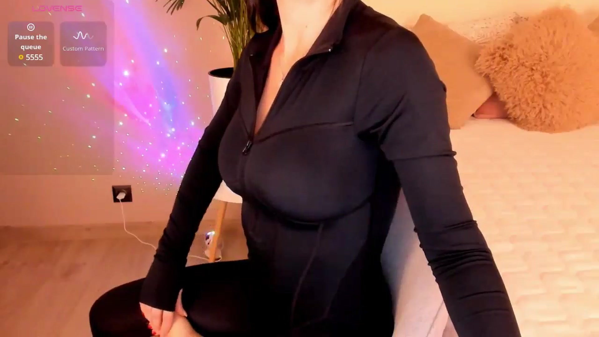 Gallery image thumbnail from Annalils's myfreecams stream on, 11/11/2024, 07:40 image 4 of 20