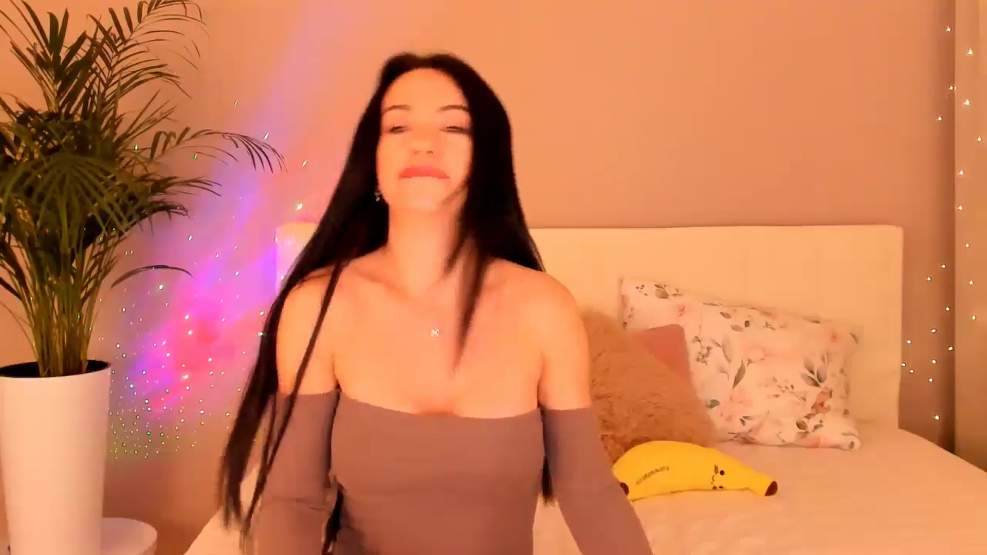Gallery image thumbnail from Annalils's myfreecams stream on, 11/22/2024, 06:28 image 4 of 20