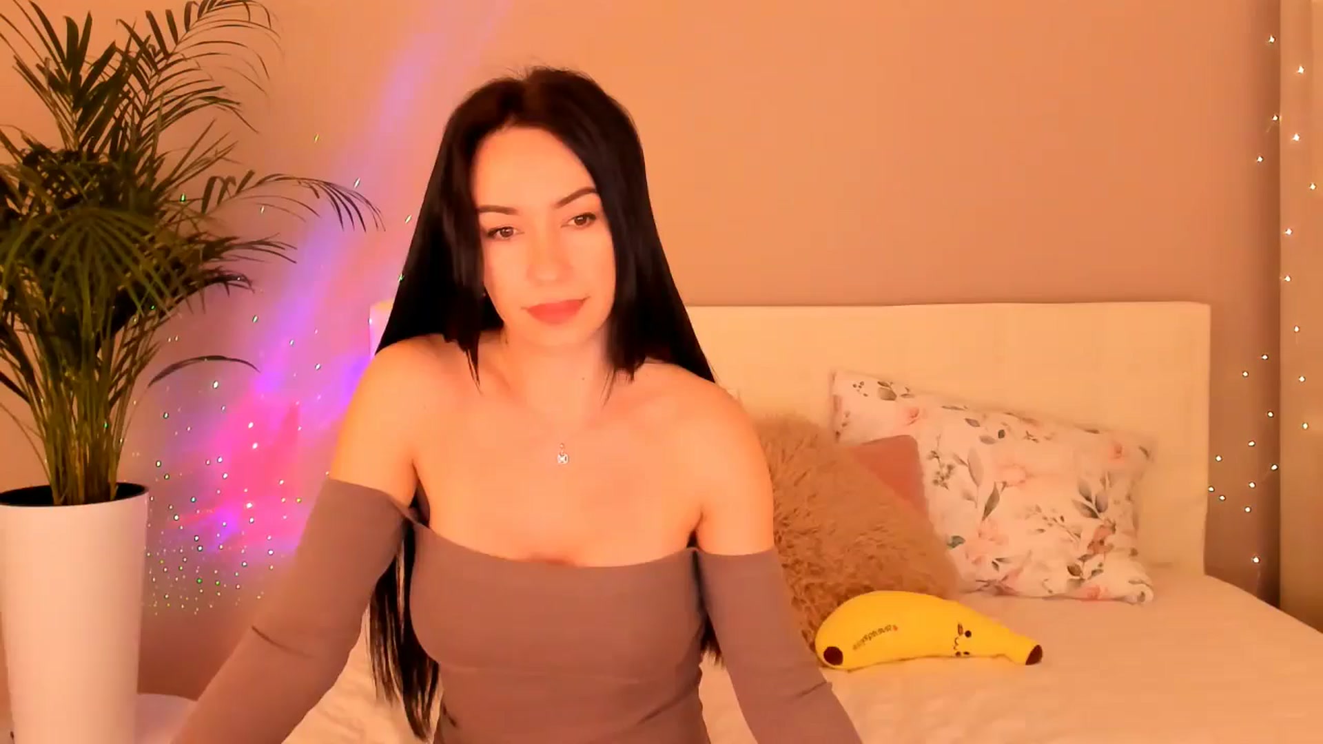 Gallery image thumbnail from Annalils's myfreecams stream on, 11/22/2024, 06:28 image 10 of 20