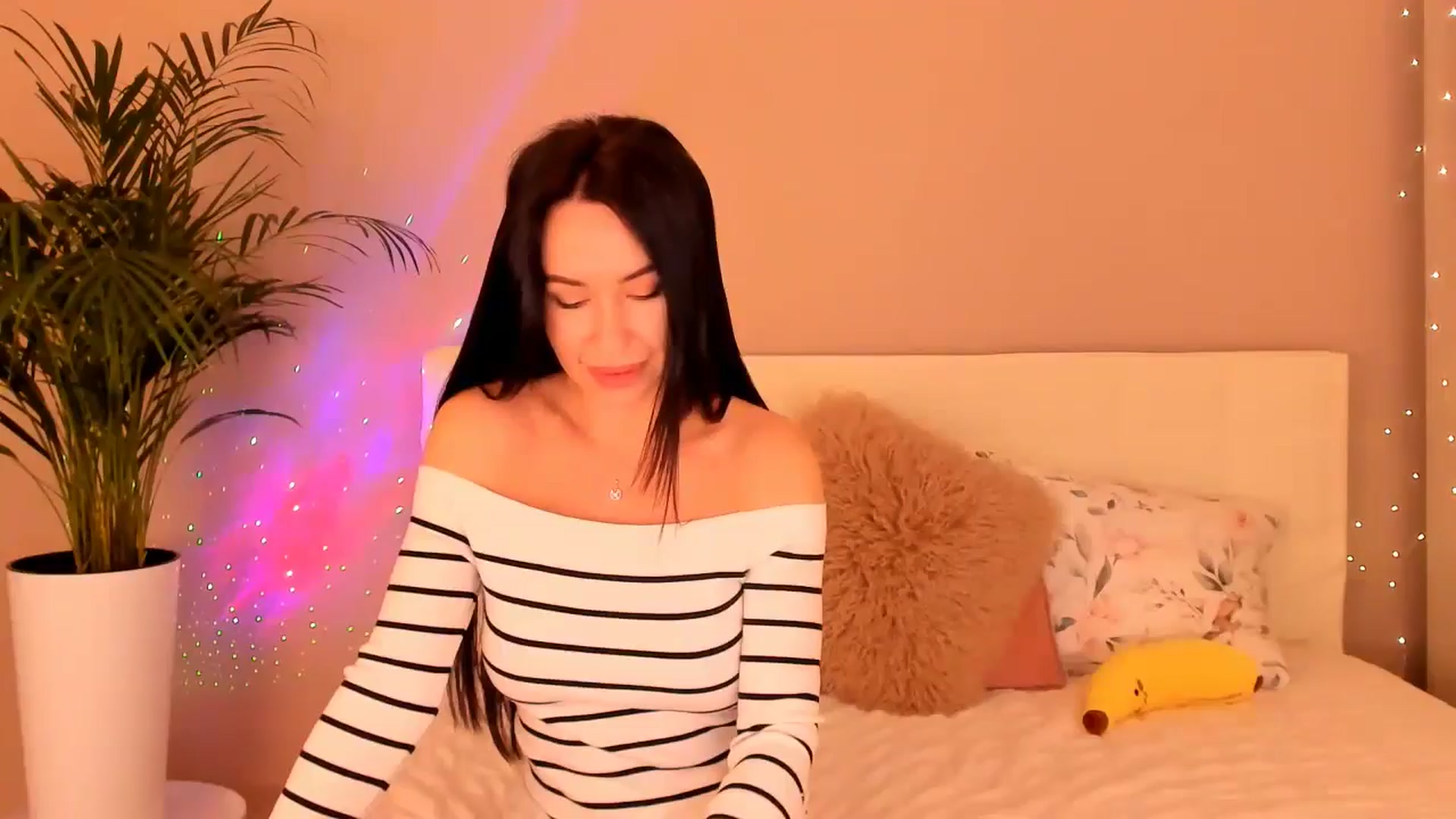 Gallery image thumbnail from Annalils's myfreecams stream on, 11/22/2024, 08:12 image 1 of 20