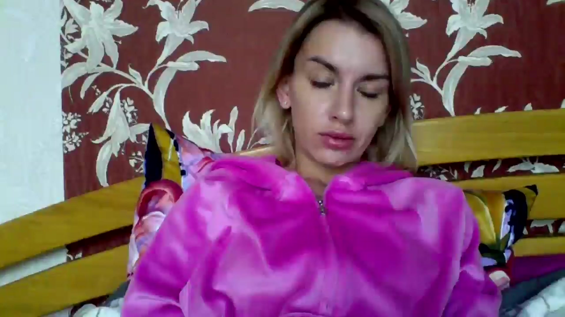 Gallery image thumbnail from AnnaliseMind's myfreecams stream on, 11/23/2025, 12:35 image 9 of 20