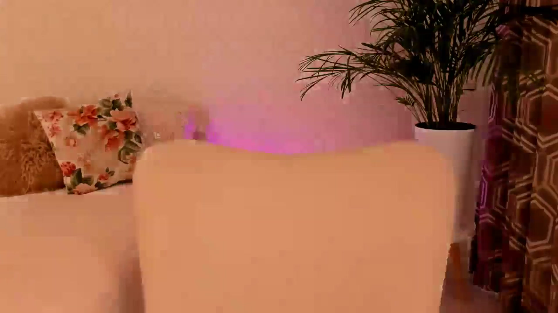 Gallery image thumbnail from Annaliss's myfreecams stream on, 06/23/2025, 15:00 image 14 of 20