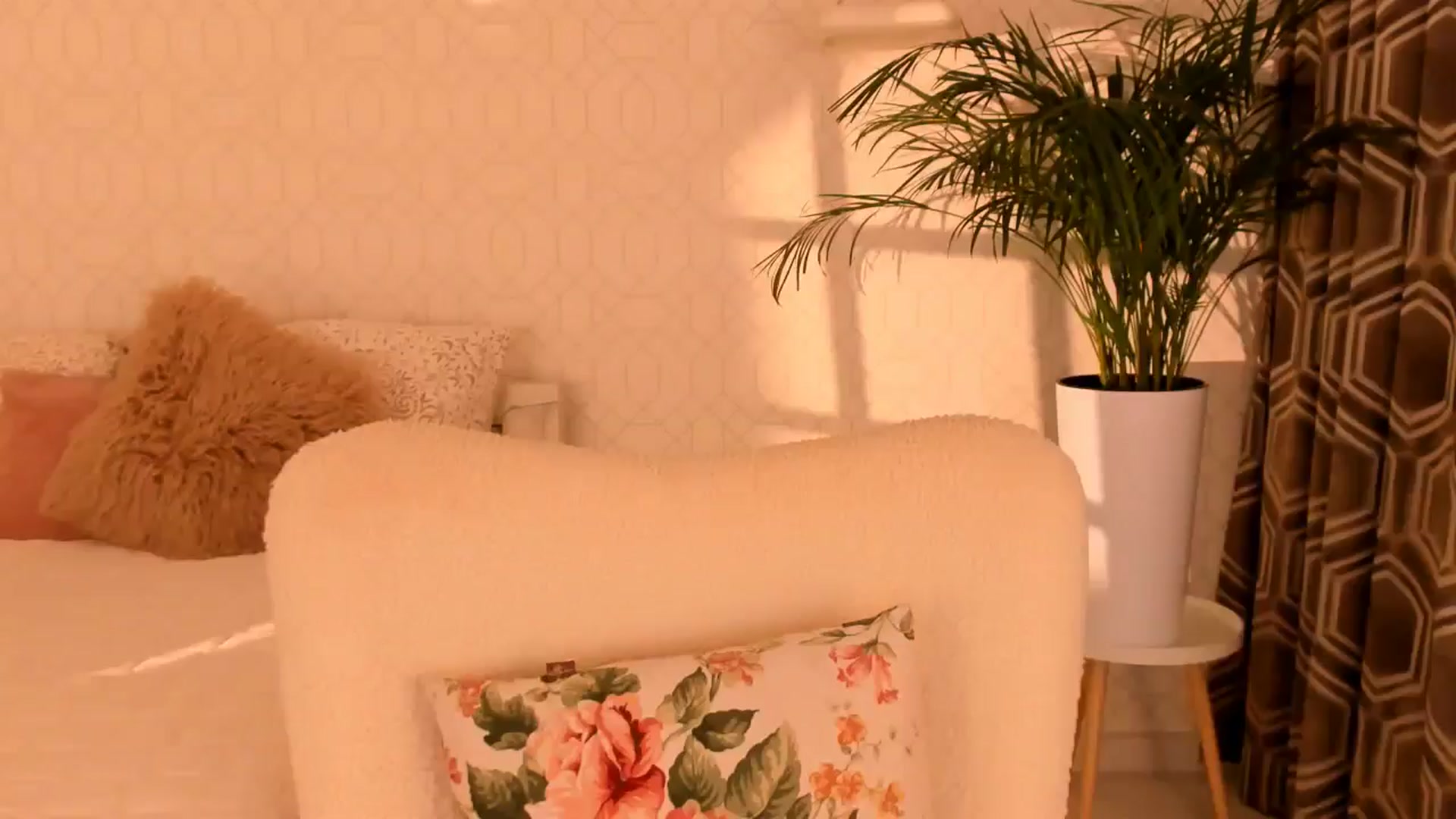 Gallery image thumbnail from Annaliss's myfreecams stream on, 07/26/2025, 21:33 image 13 of 20