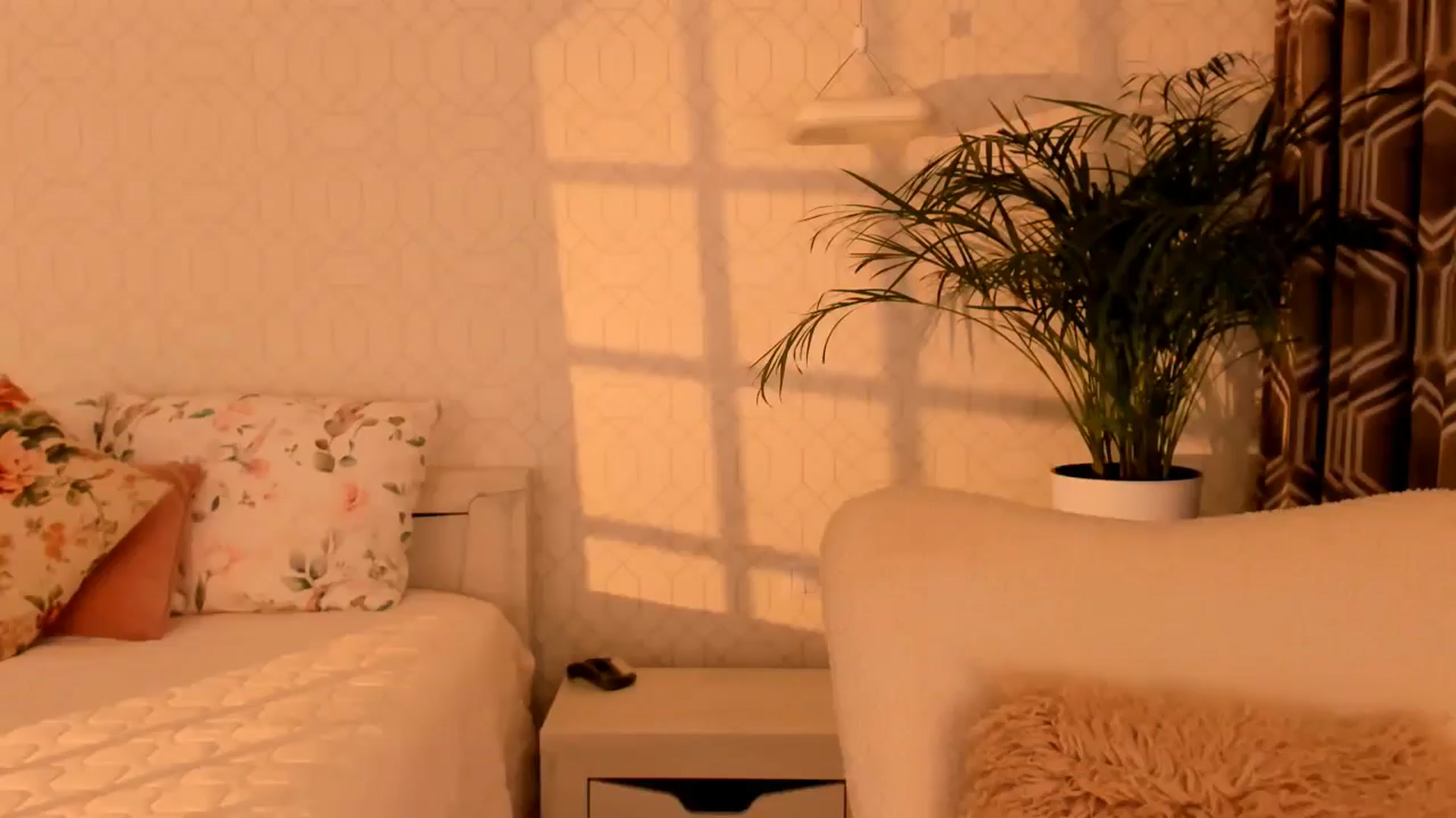 Gallery image thumbnail from Annaliss's myfreecams stream on, 07/31/2025, 18:04 image 2 of 20