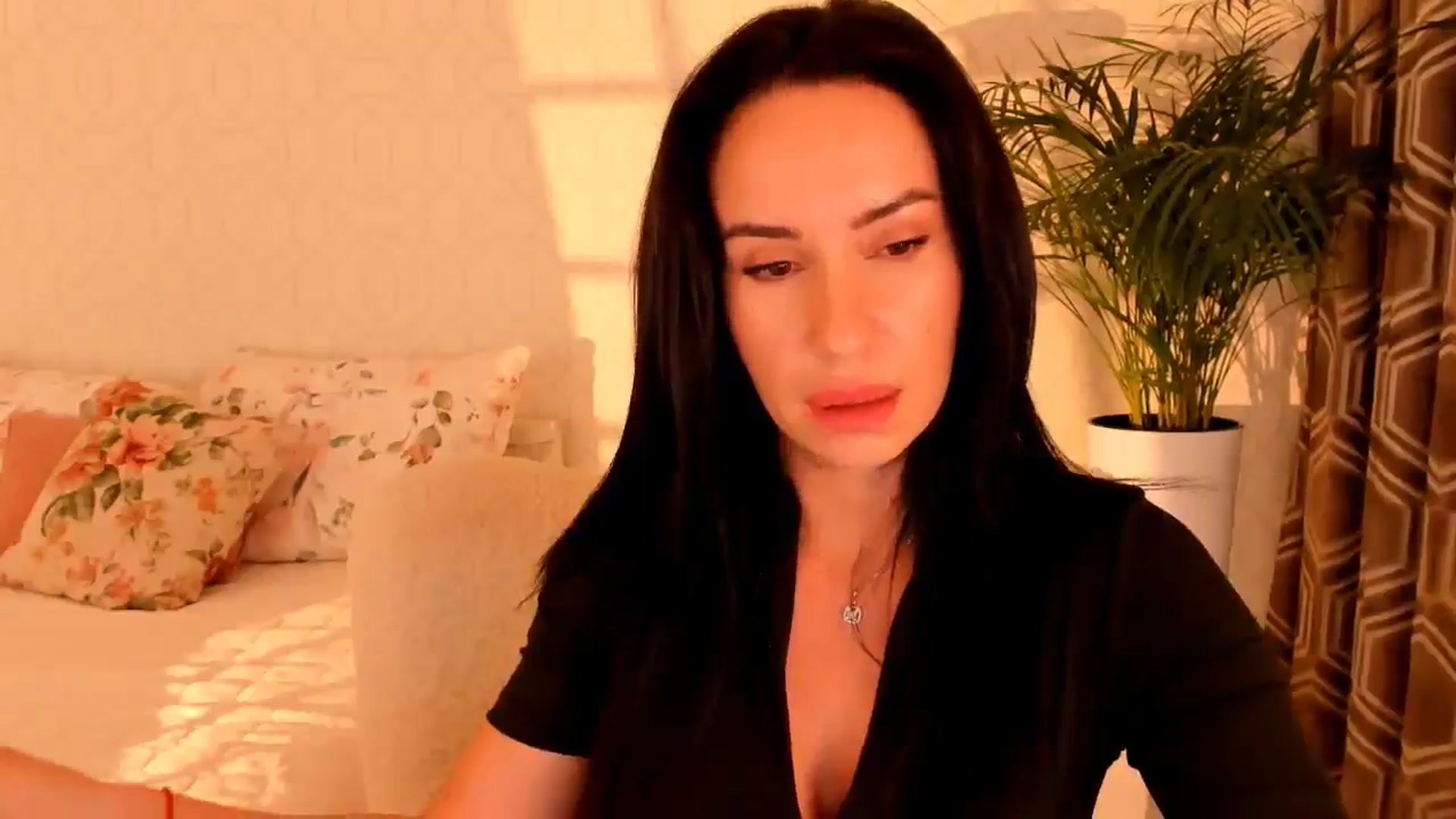 Gallery image thumbnail from Annaliss's myfreecams stream on, 08/02/2025, 16:52 image 7 of 20