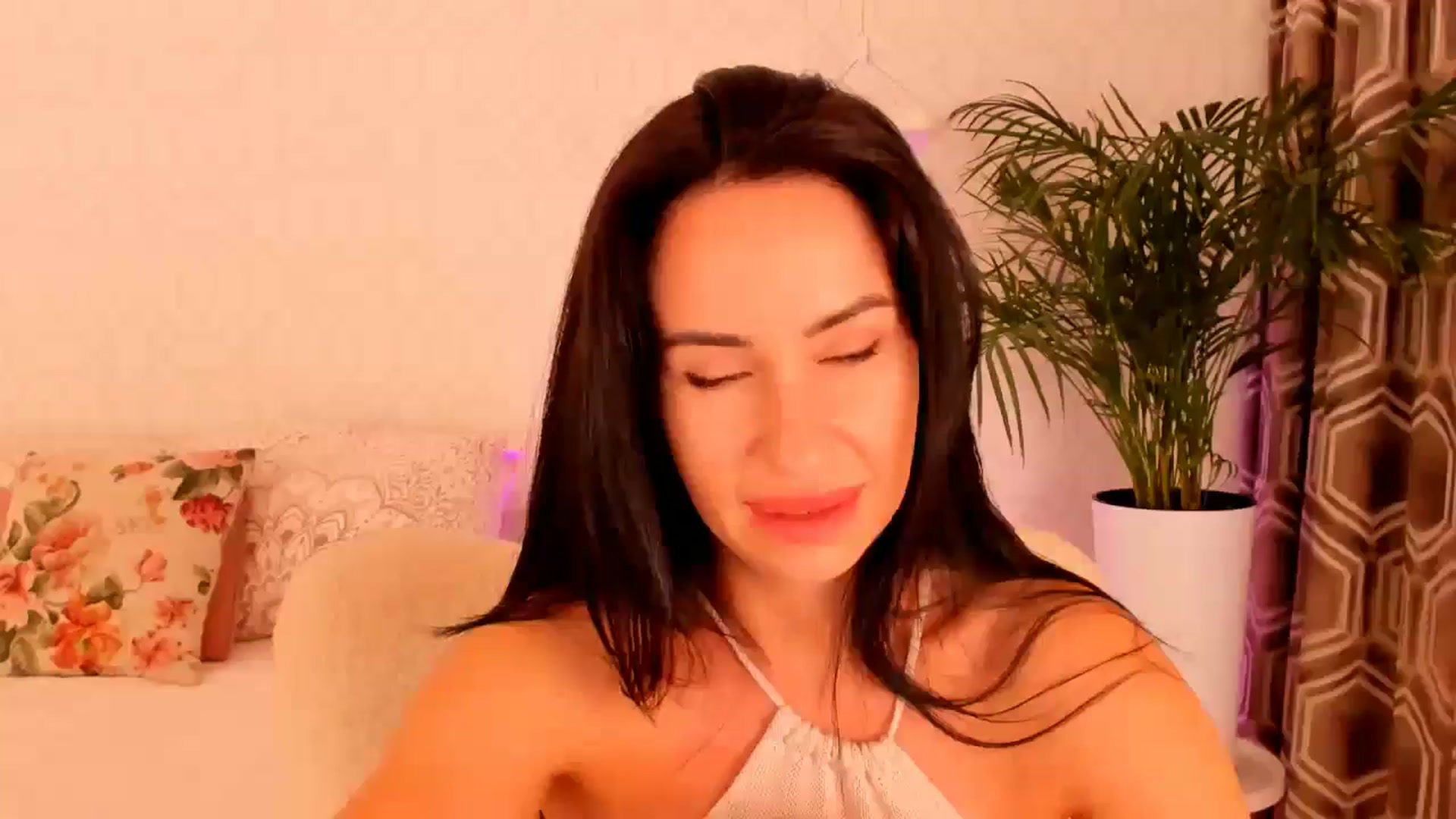 Gallery image thumbnail from Annaliss's myfreecams stream on, 08/09/2025, 06:19 image 6 of 20