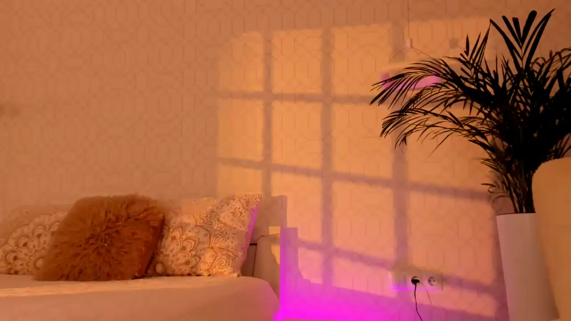 Gallery image thumbnail from Annaliss's myfreecams stream on, 09/03/2025, 15:58 image 15 of 20
