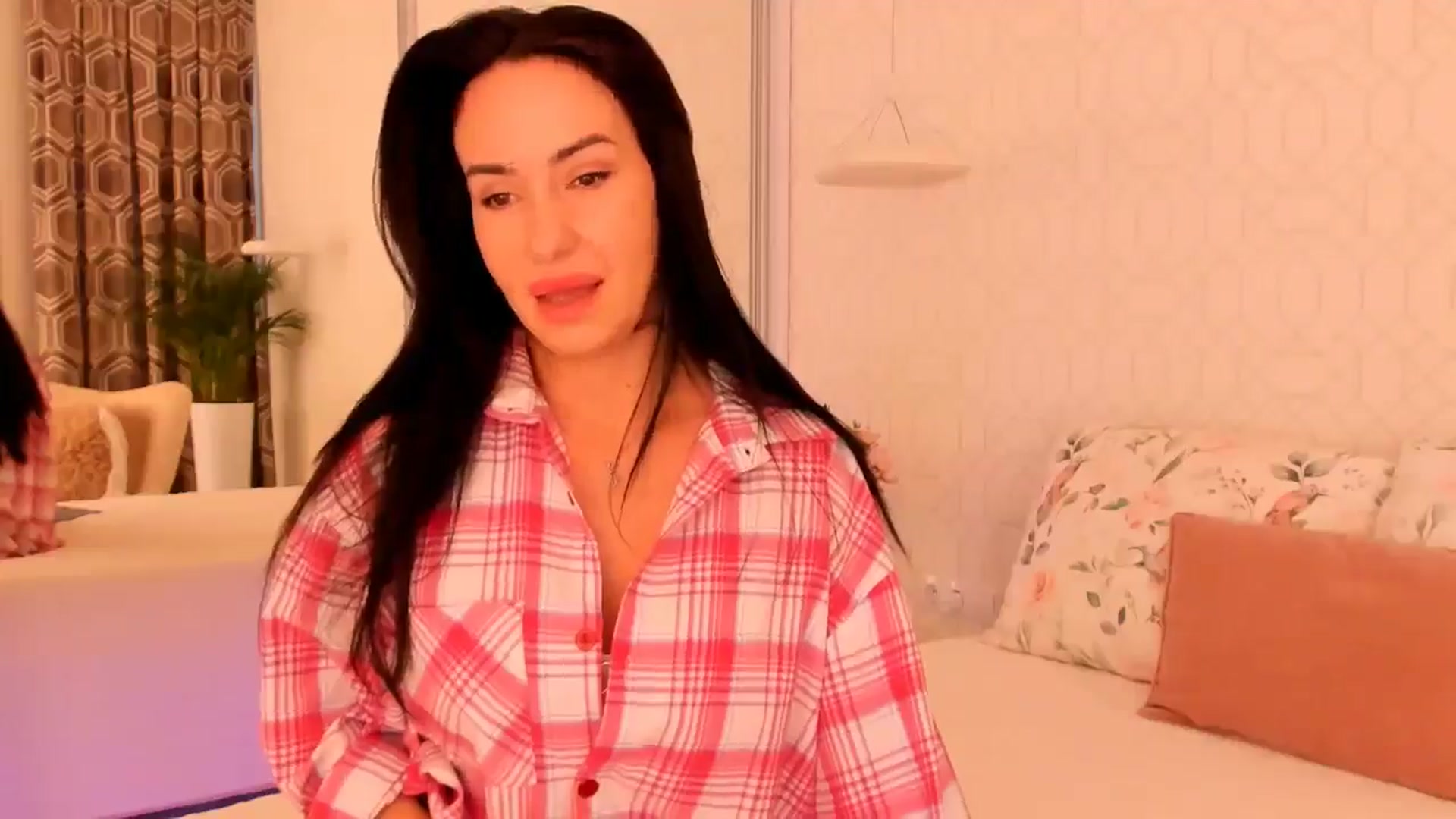 Gallery image thumbnail from Annaliss's myfreecams stream on, 09/17/2025, 05:07 image 19 of 20