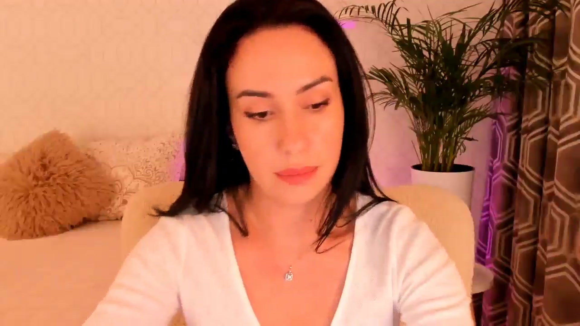 Gallery image thumbnail from Annaliss's myfreecams stream on, 10/10/2025, 16:25 image 13 of 20