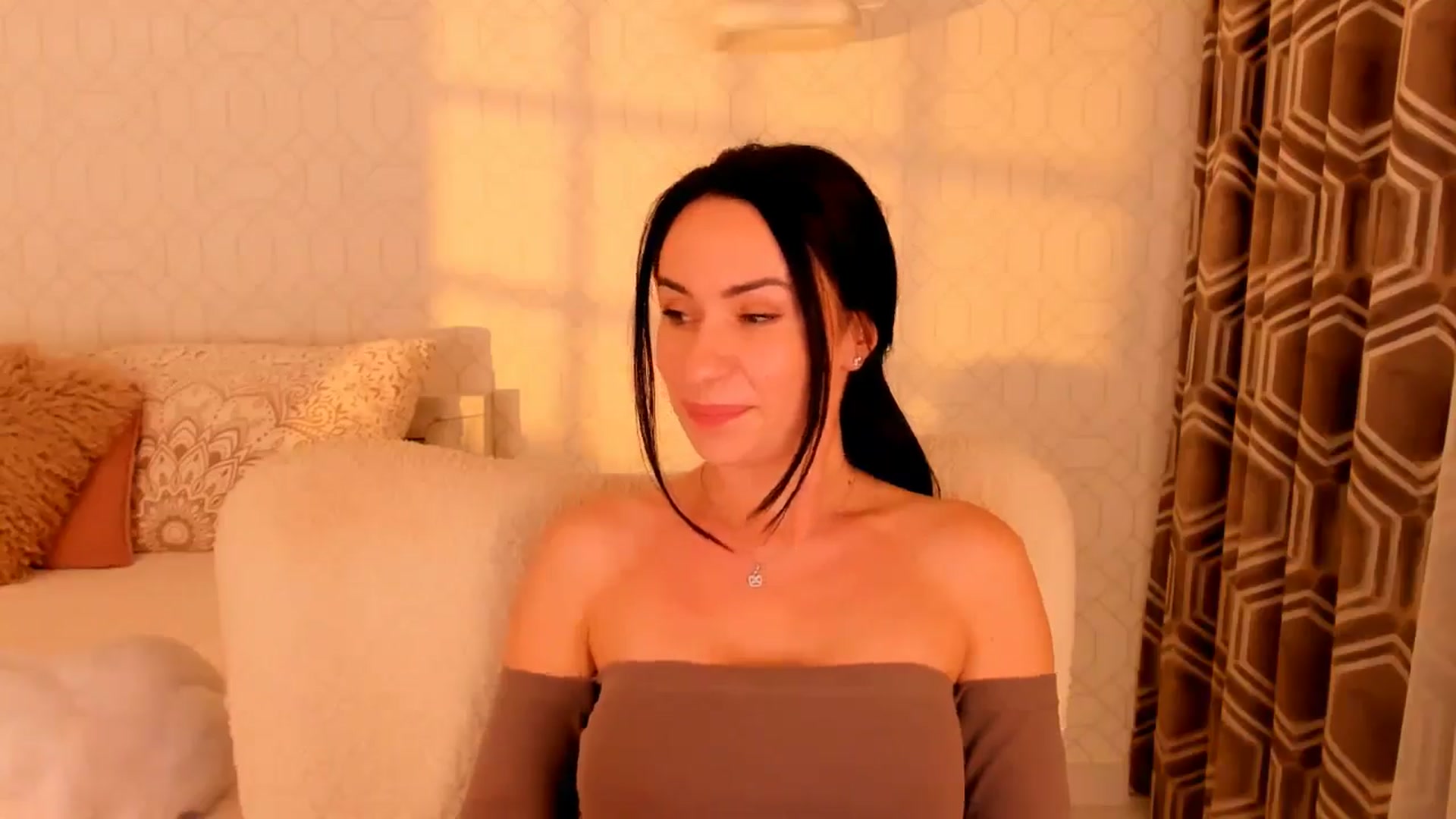 Gallery image thumbnail from Annaliss's myfreecams stream on, 10/14/2025, 19:18 image 5 of 20