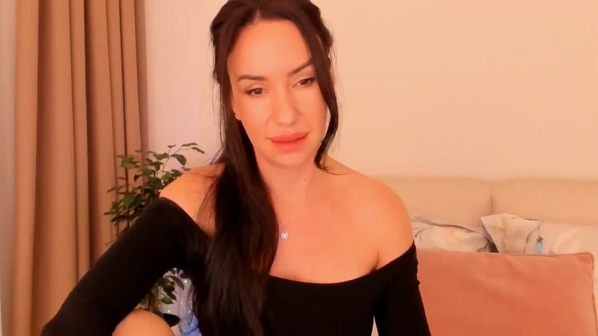 Gallery image thumbnail from Annaliss's myfreecams stream on, 10/23/2025, 16:03 image 8 of 20