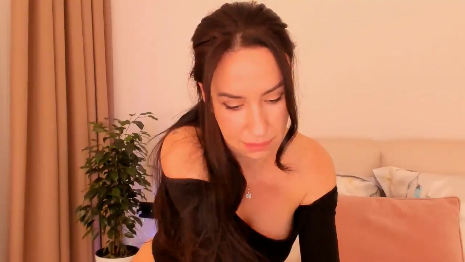 Gallery image thumbnail from Annaliss's myfreecams stream on, 10/23/2025, 16:03 image 5 of 20
