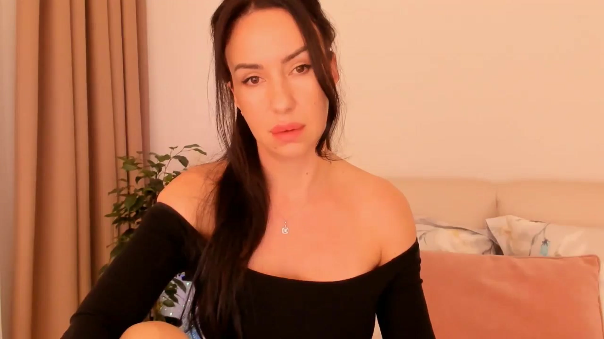 Gallery image thumbnail from Annaliss's myfreecams stream on, 10/23/2025, 16:03 image 6 of 20