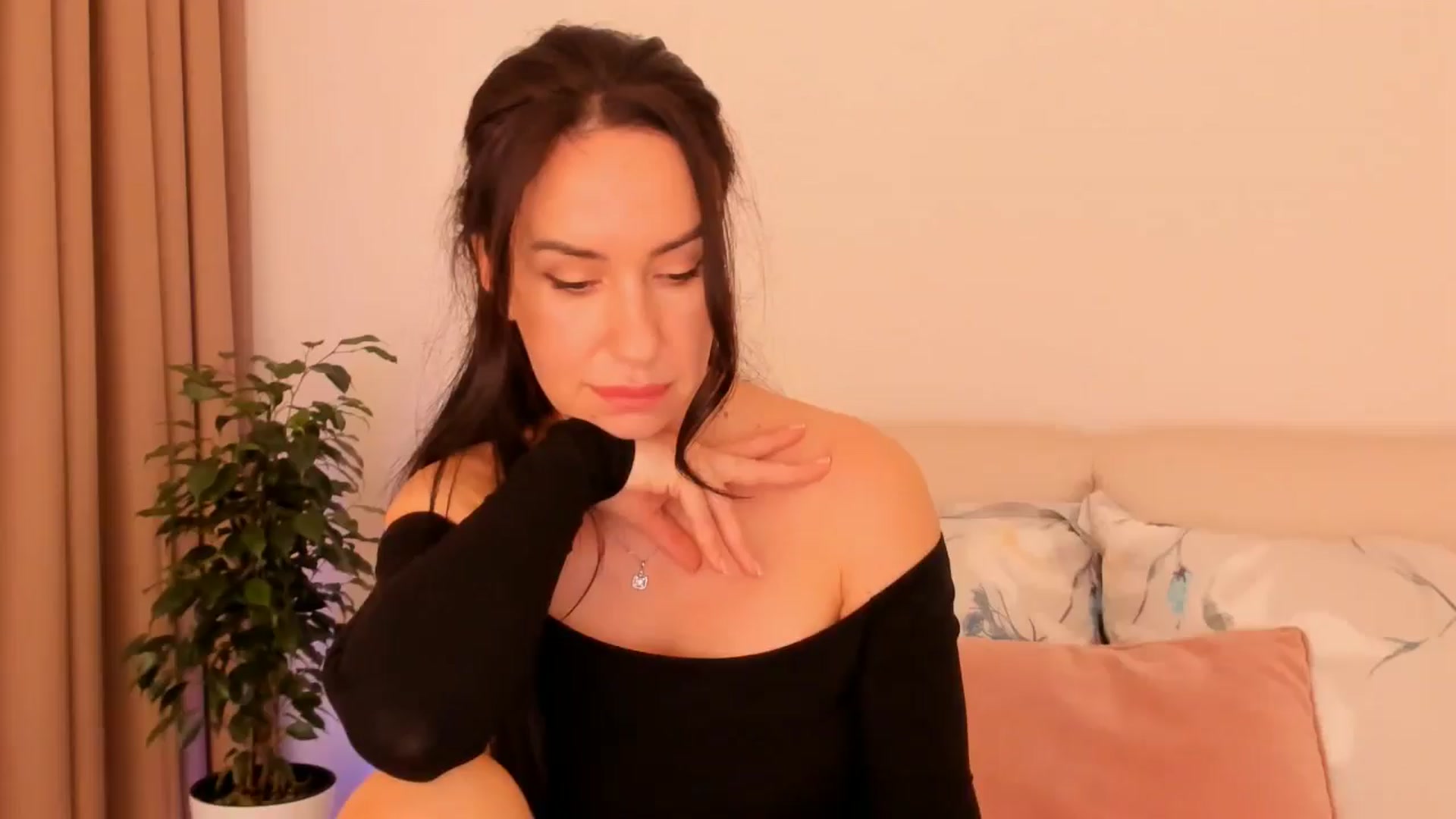 Gallery image thumbnail from Annaliss's myfreecams stream on, 10/23/2025, 16:59 image 14 of 20