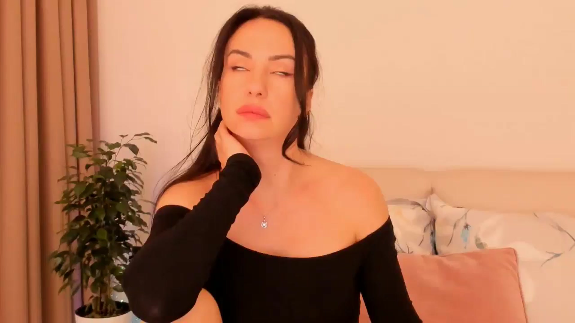 Gallery image thumbnail from Annaliss's myfreecams stream on, 10/23/2025, 16:59 image 18 of 20
