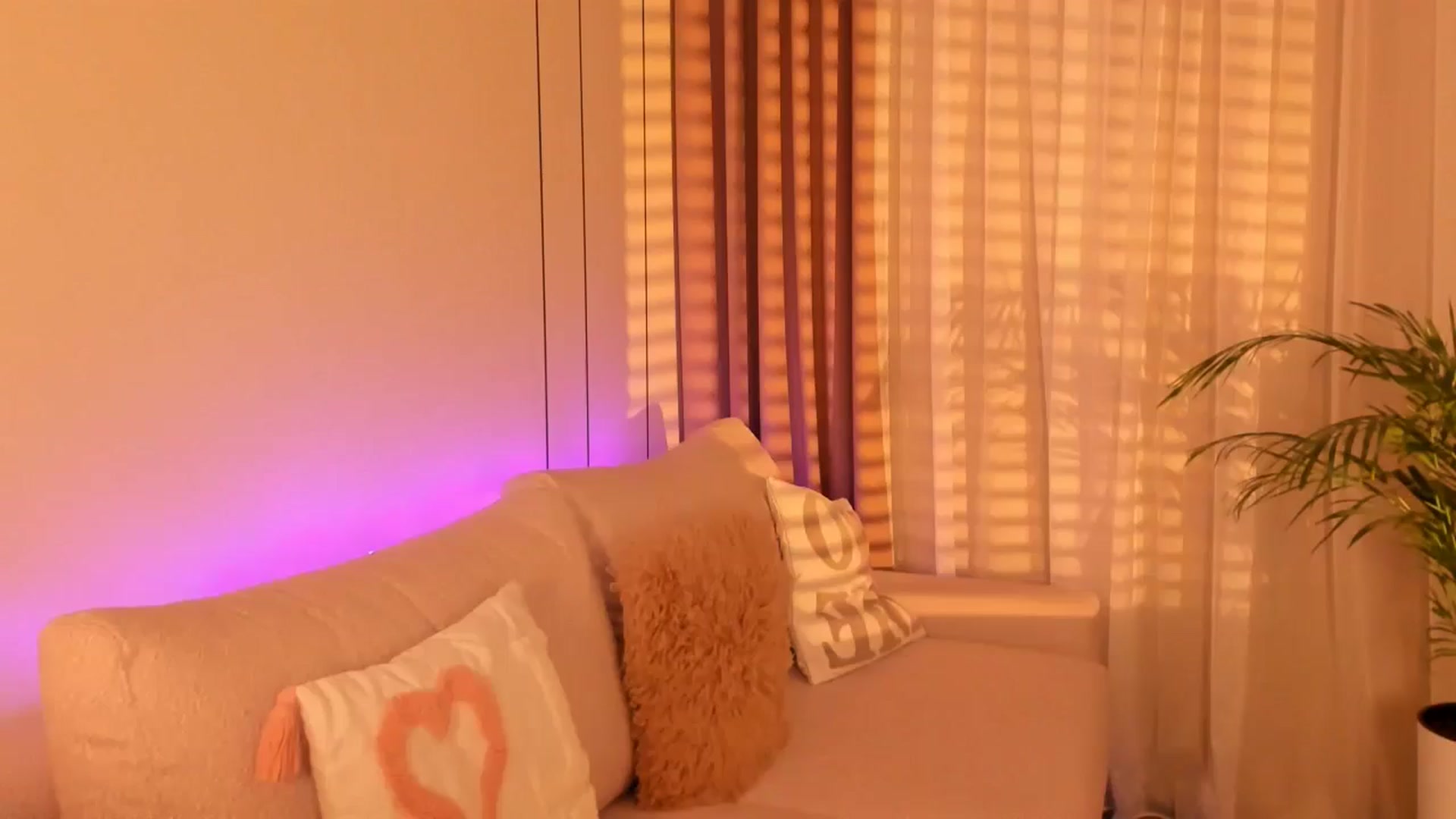 Gallery image thumbnail from Annaliss's myfreecams stream on, 10/25/2025, 16:44 image 9 of 20