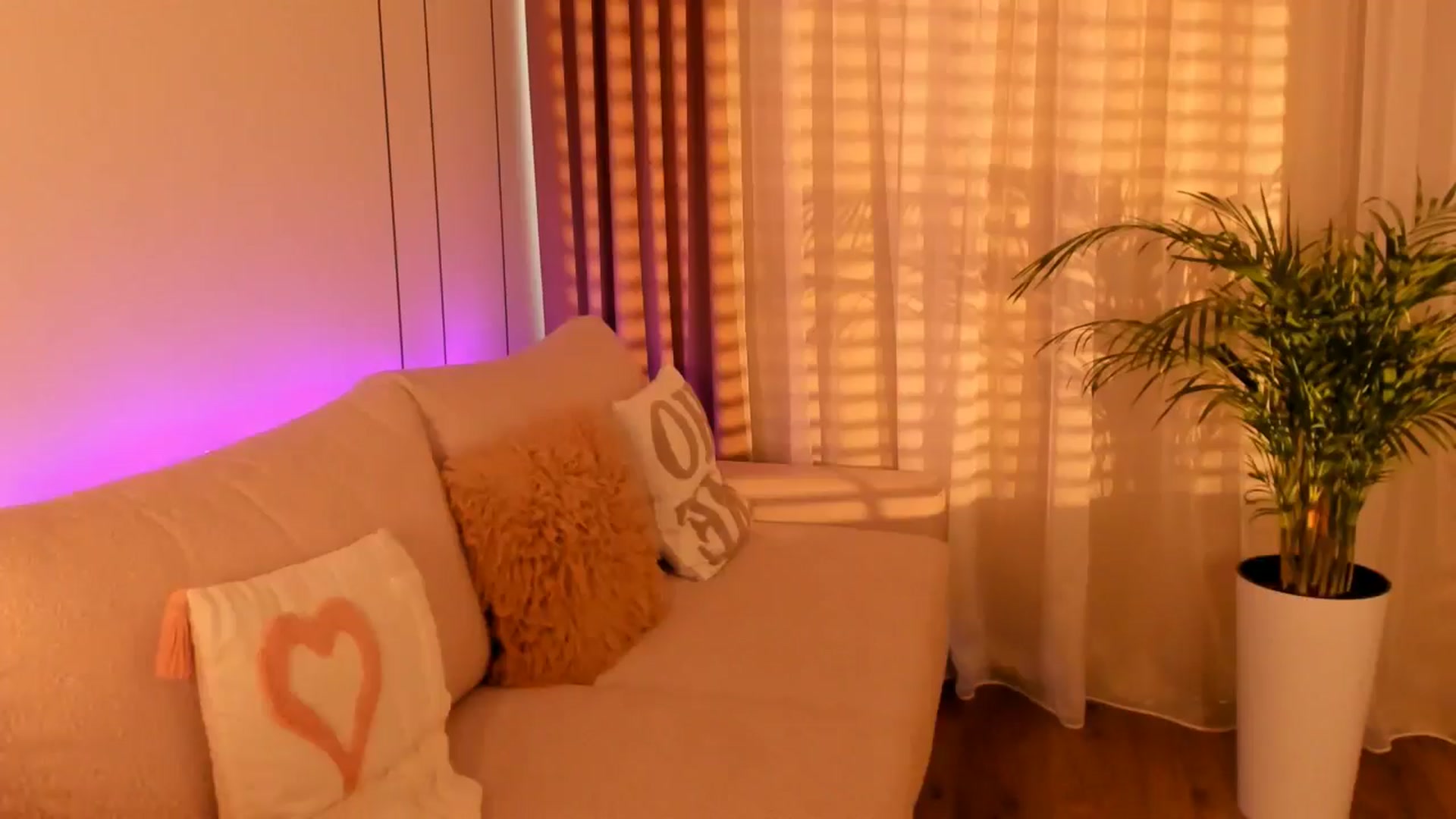 Gallery image thumbnail from Annaliss's myfreecams stream on, 10/26/2025, 07:19 image 2 of 20