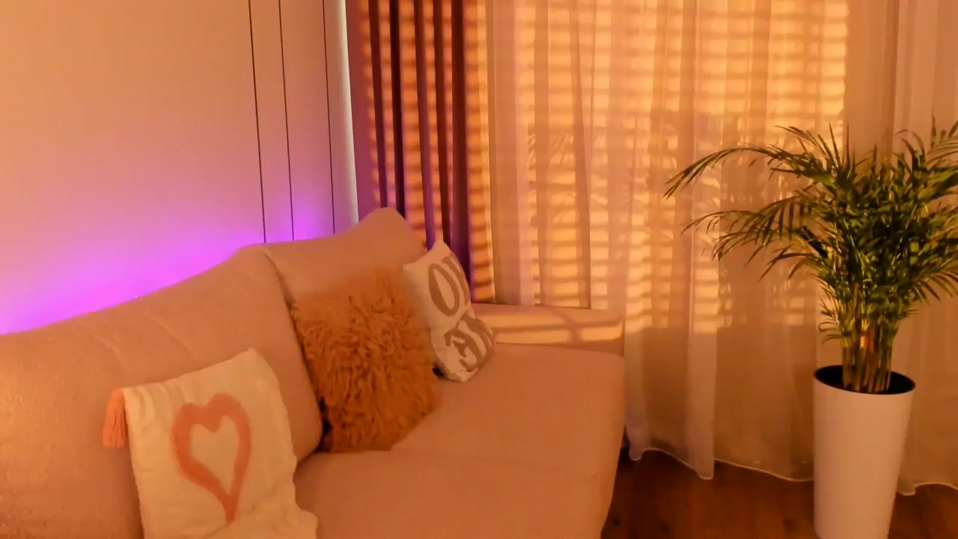 Gallery image thumbnail from Annaliss's myfreecams stream on, 10/26/2025, 07:19 image 3 of 20