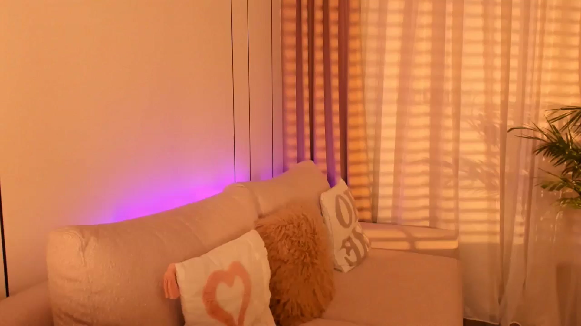 Gallery image thumbnail from Annaliss's myfreecams stream on, 10/28/2025, 05:52 image 1 of 20