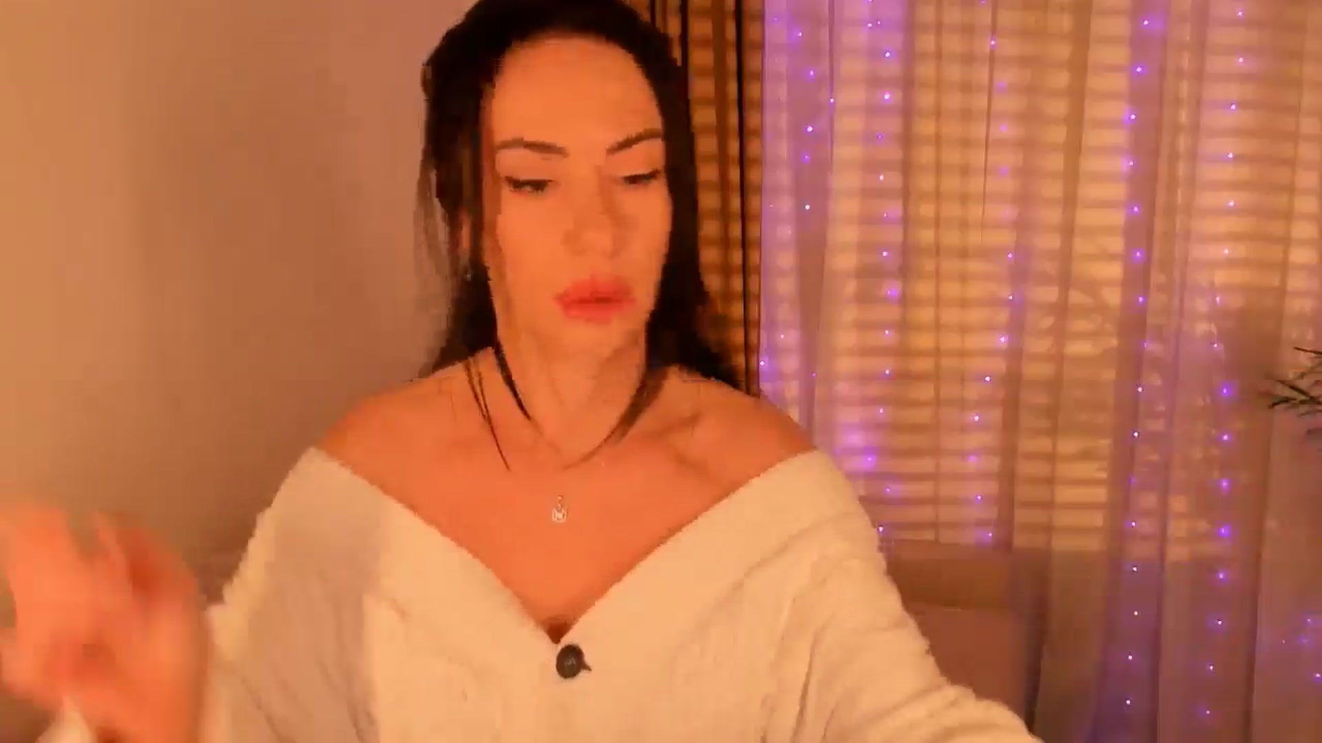 Gallery image thumbnail from Annaliss's myfreecams stream on, 10/29/2025, 06:05 image 3 of 20
