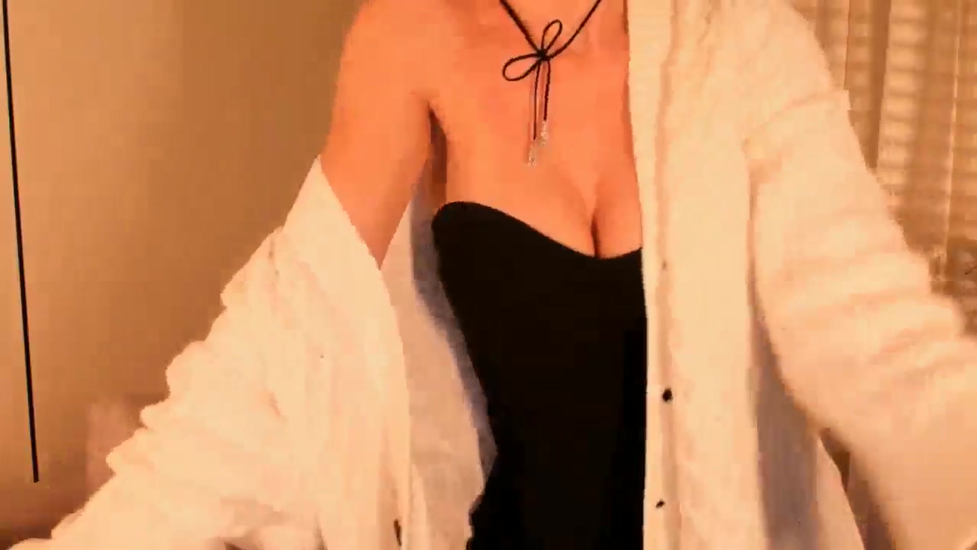 Gallery image thumbnail from Annaliss's myfreecams stream on, 11/01/2025, 08:47 image 7 of 20