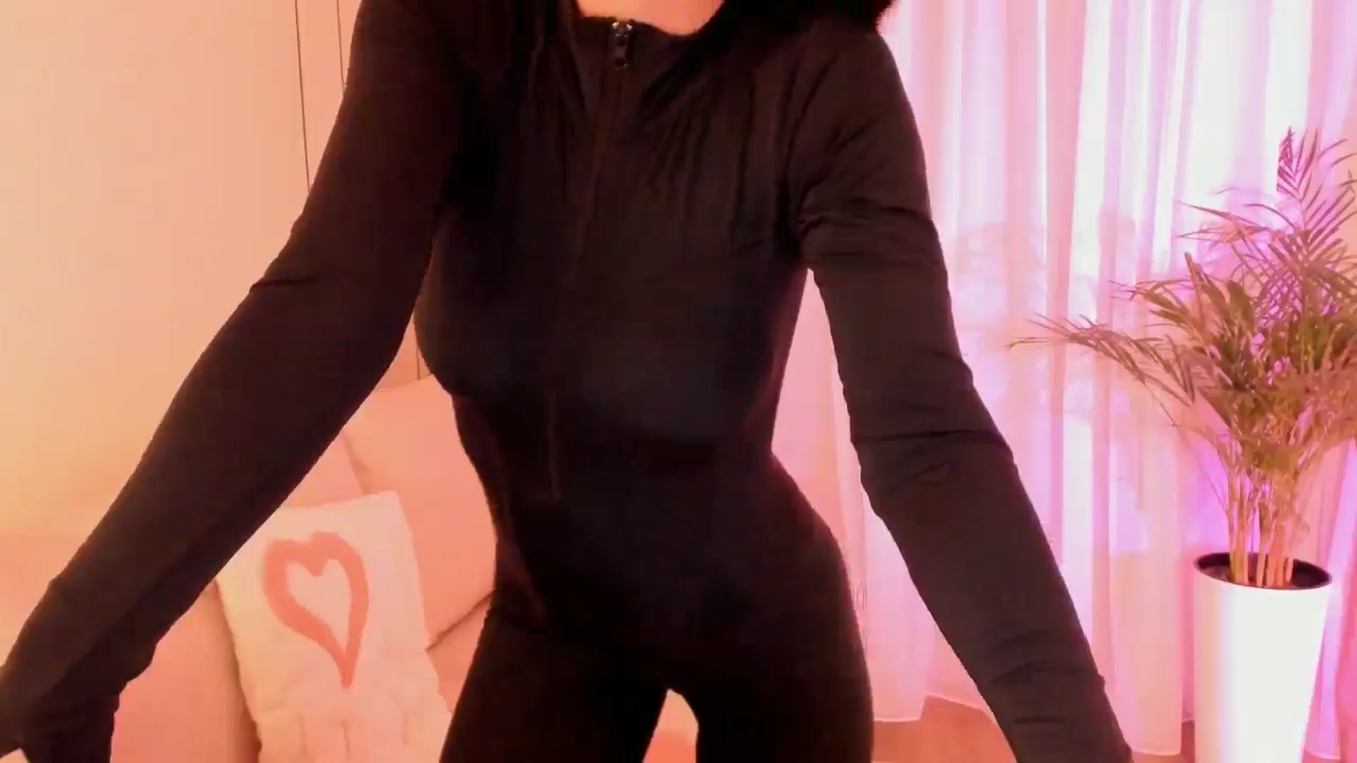 Gallery image thumbnail from Annaliss's myfreecams stream on, 11/04/2025, 17:36 image 9 of 20