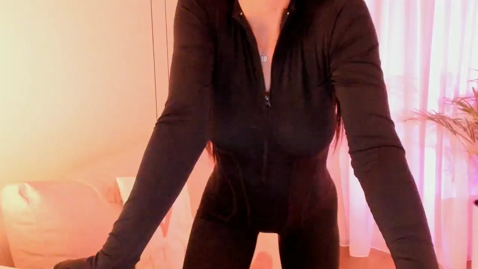 Gallery image thumbnail from Annaliss's myfreecams stream on, 11/04/2025, 17:36 image 7 of 20