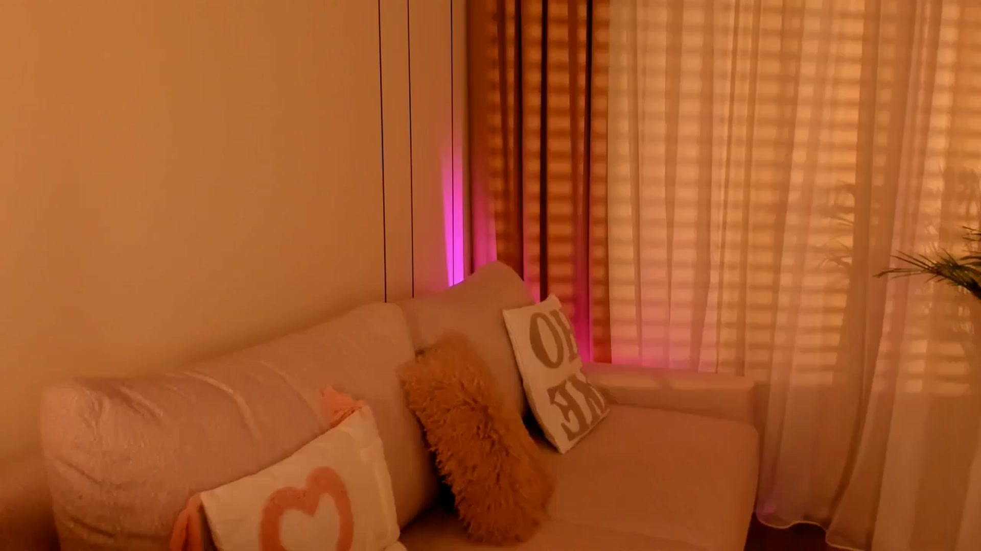 Gallery image thumbnail from Annaliss's myfreecams stream on, 11/05/2025, 17:57 image 4 of 20