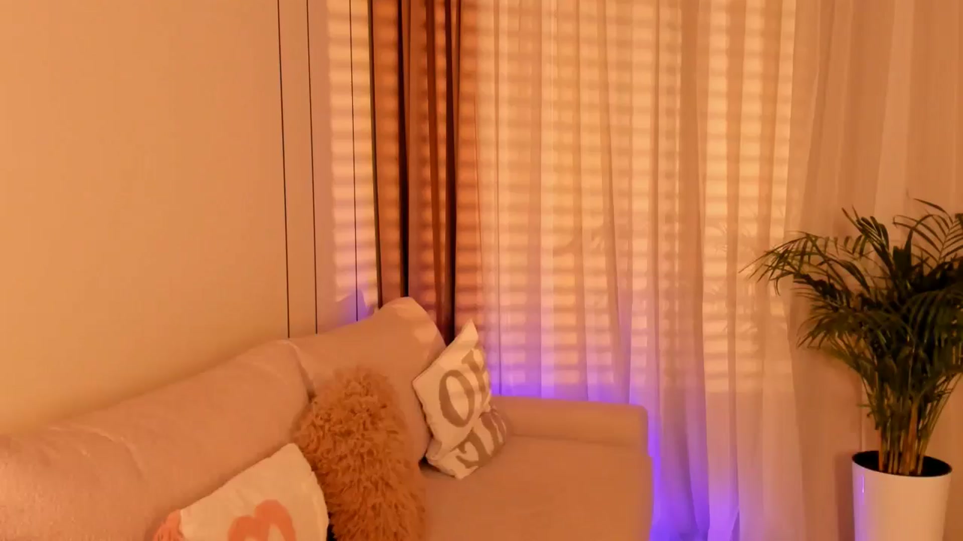 Gallery image thumbnail from Annaliss's myfreecams stream on, 11/06/2025, 20:42 image 18 of 20