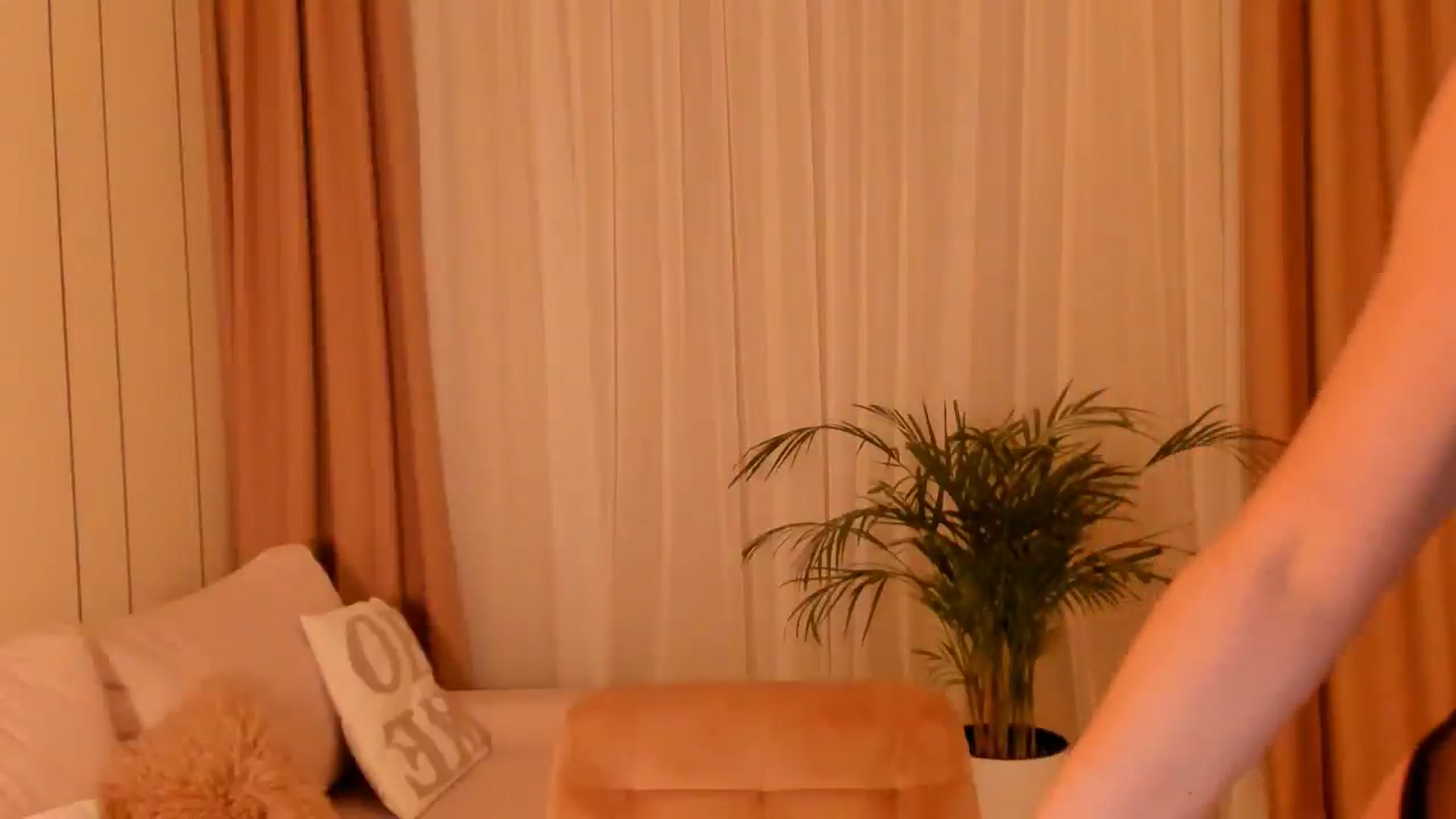 Gallery image thumbnail from Annaliss's myfreecams stream on, 11/20/2025, 06:28 image 10 of 20